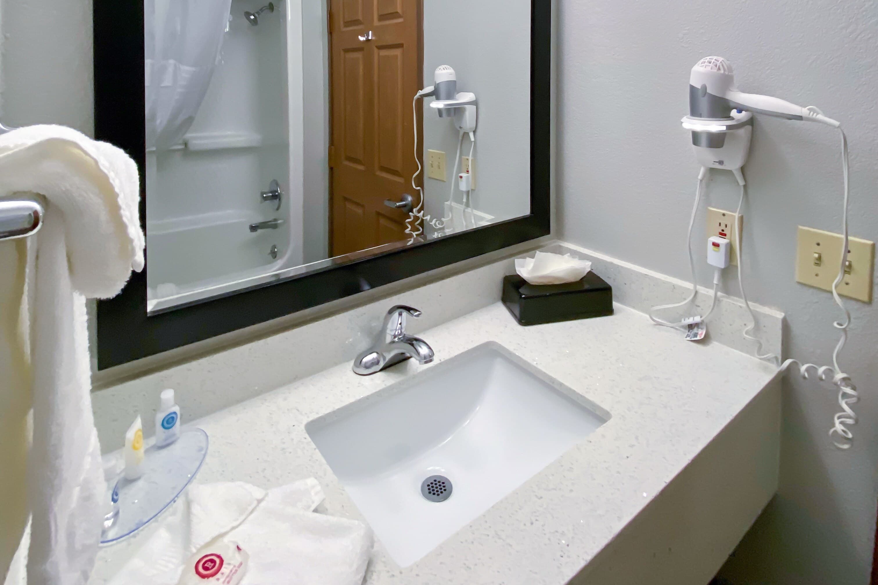 Comfort Inn Owasso - Tulsa - Image 5