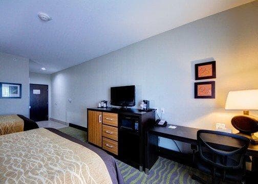 Comfort Inn & Suites Tulsa I-44 West - Rt 66 — 7