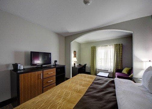Comfort Inn & Suites Tulsa I-44 West - Rt 66 — 11