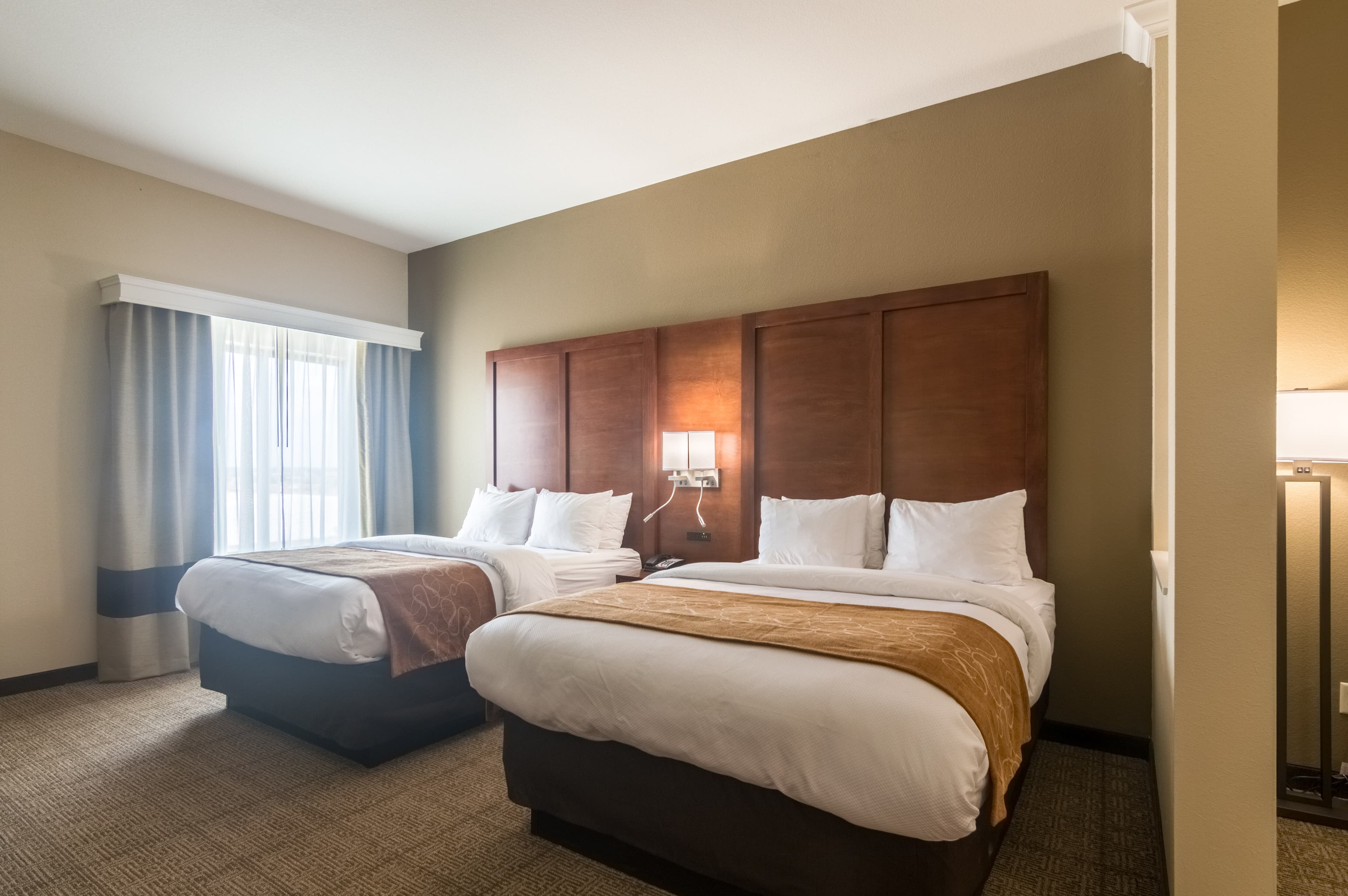 Comfort Suites Meridian and I-40 - Image 5