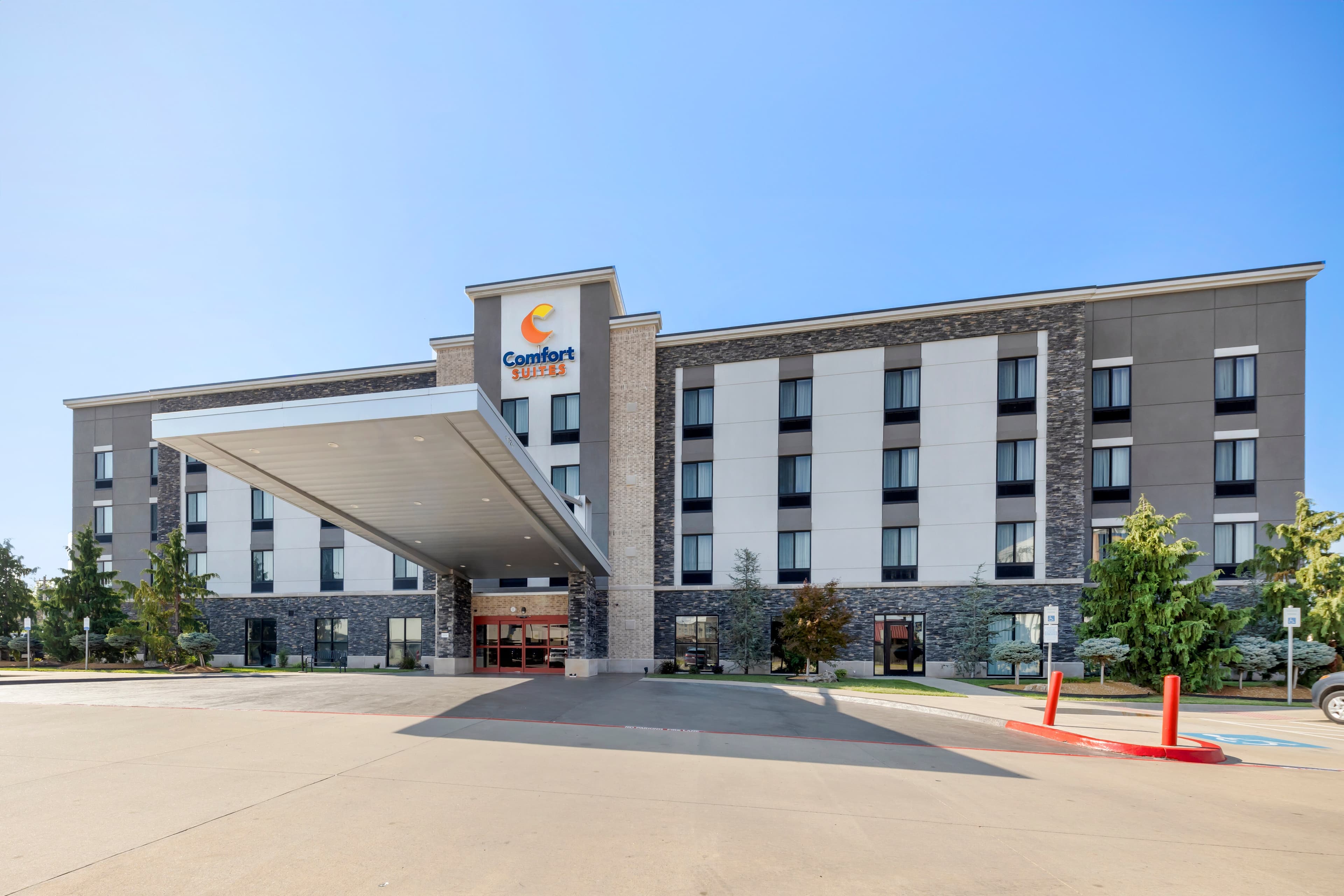 Comfort Suites Meridian and I-40 - Image 1