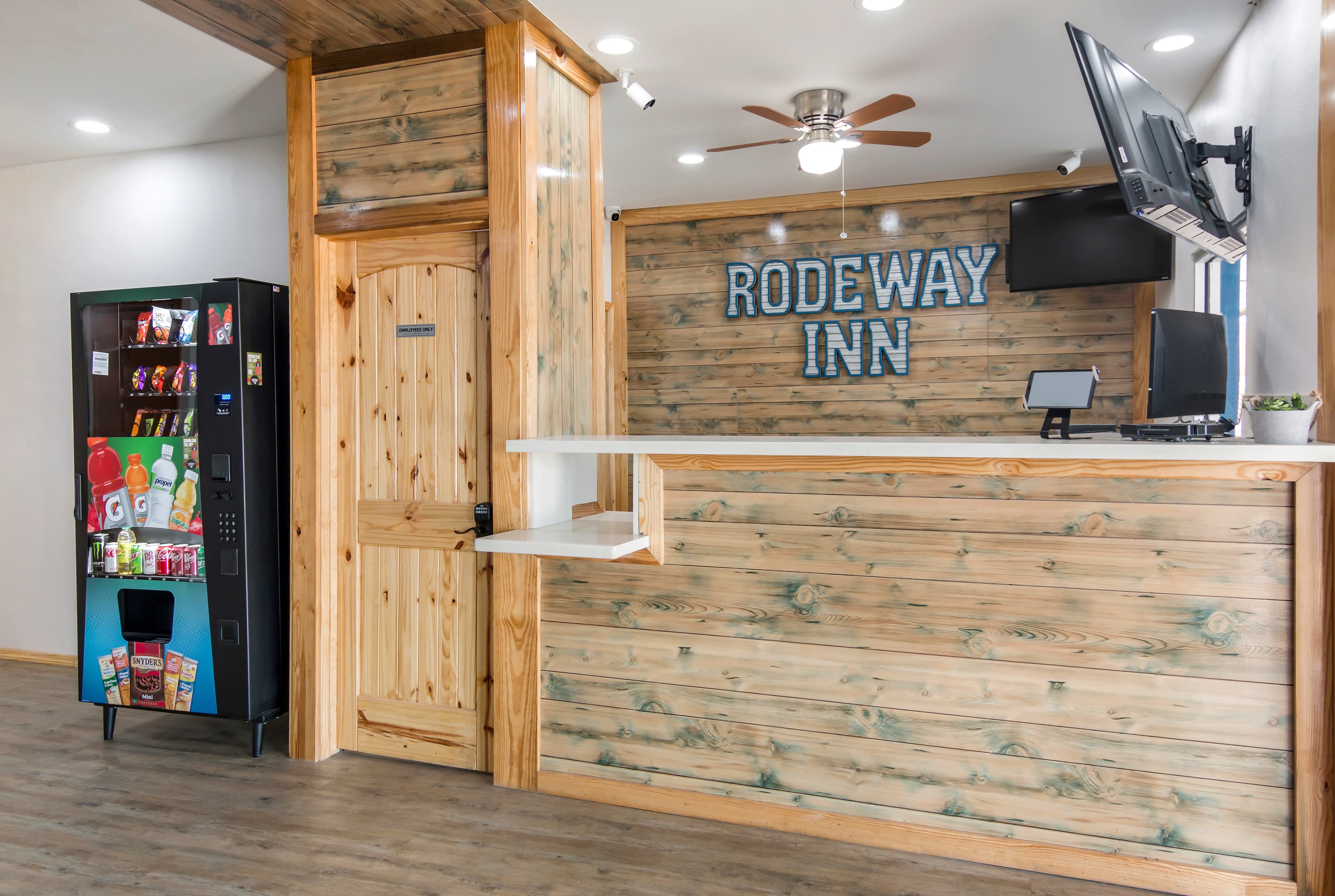 Rodeway Inn Broken Bow-Hochatown - Image 1