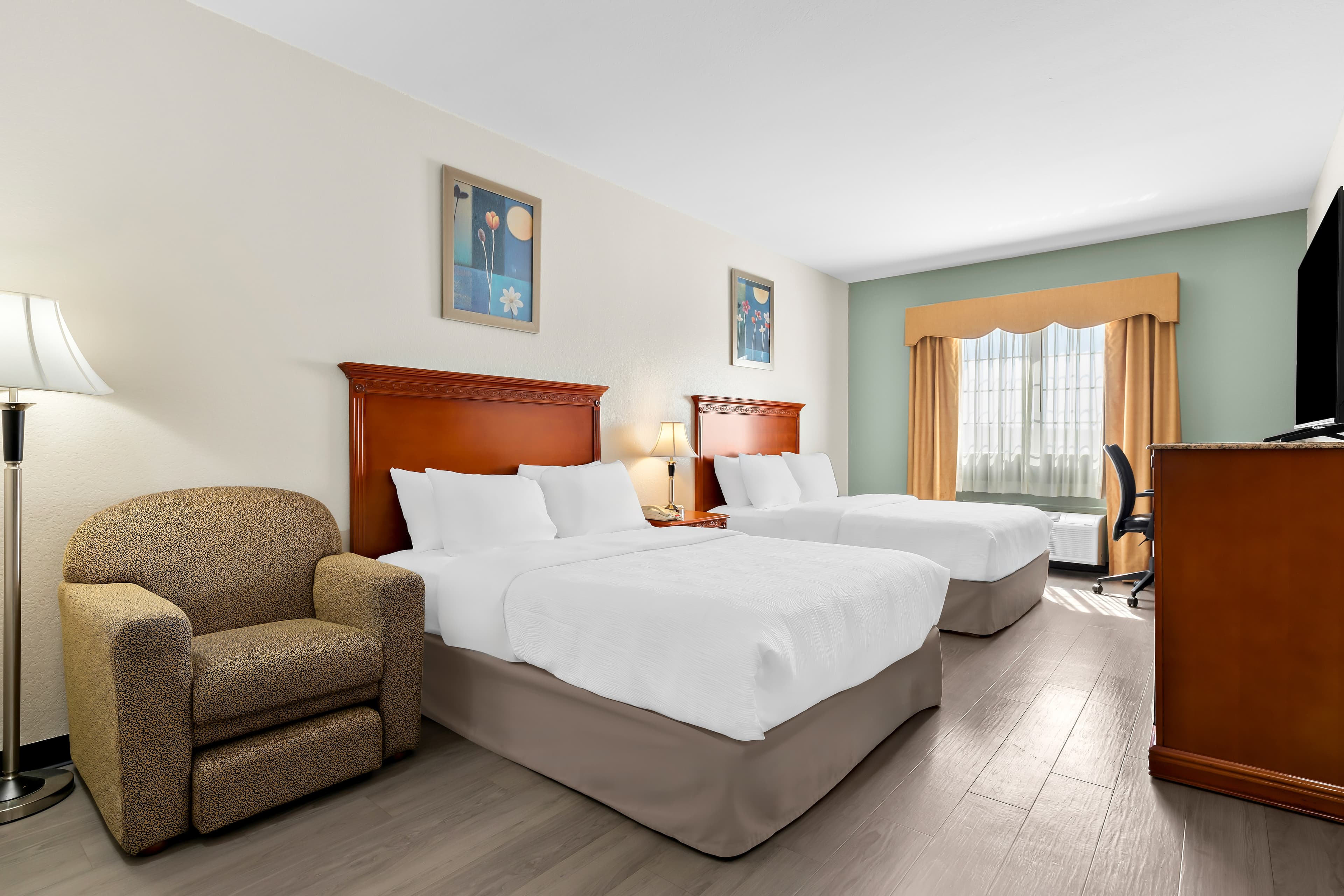 Quality Inn & Suites McAlester on Hwy 69 - Image 1