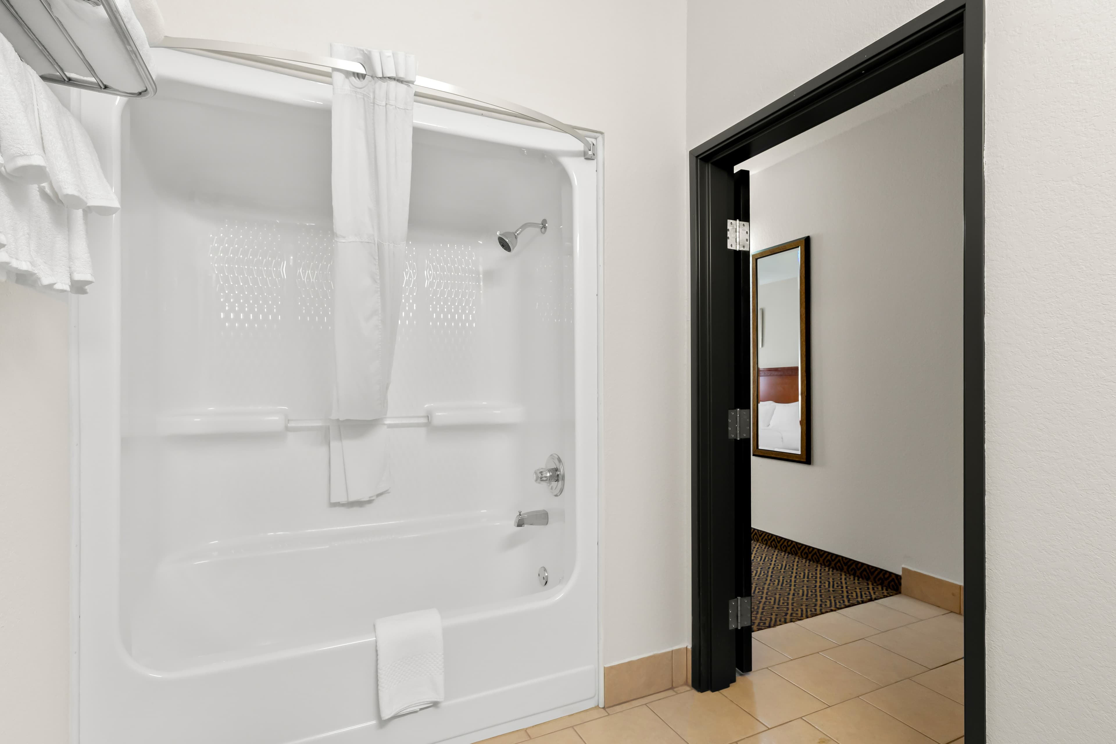 Quality Inn & Suites McAlester on Hwy 69 - Image 4