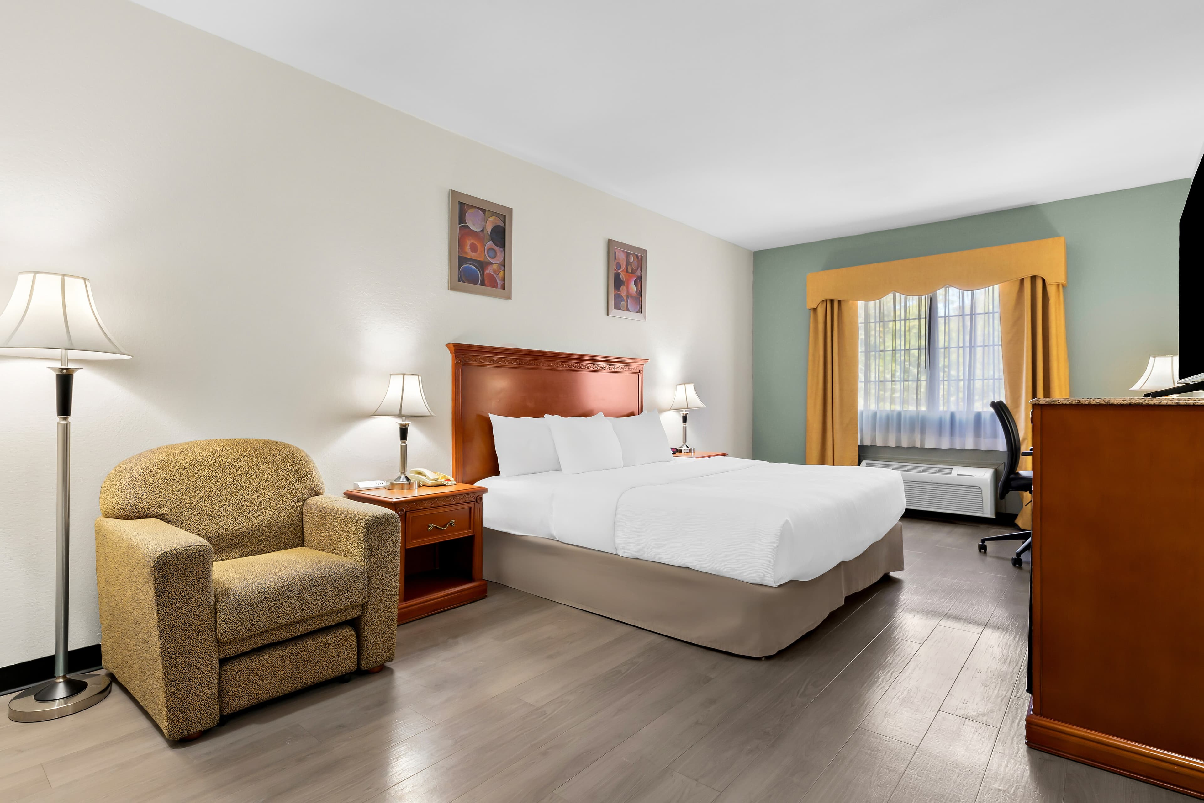 Quality Inn & Suites McAlester on Hwy 69 — 11