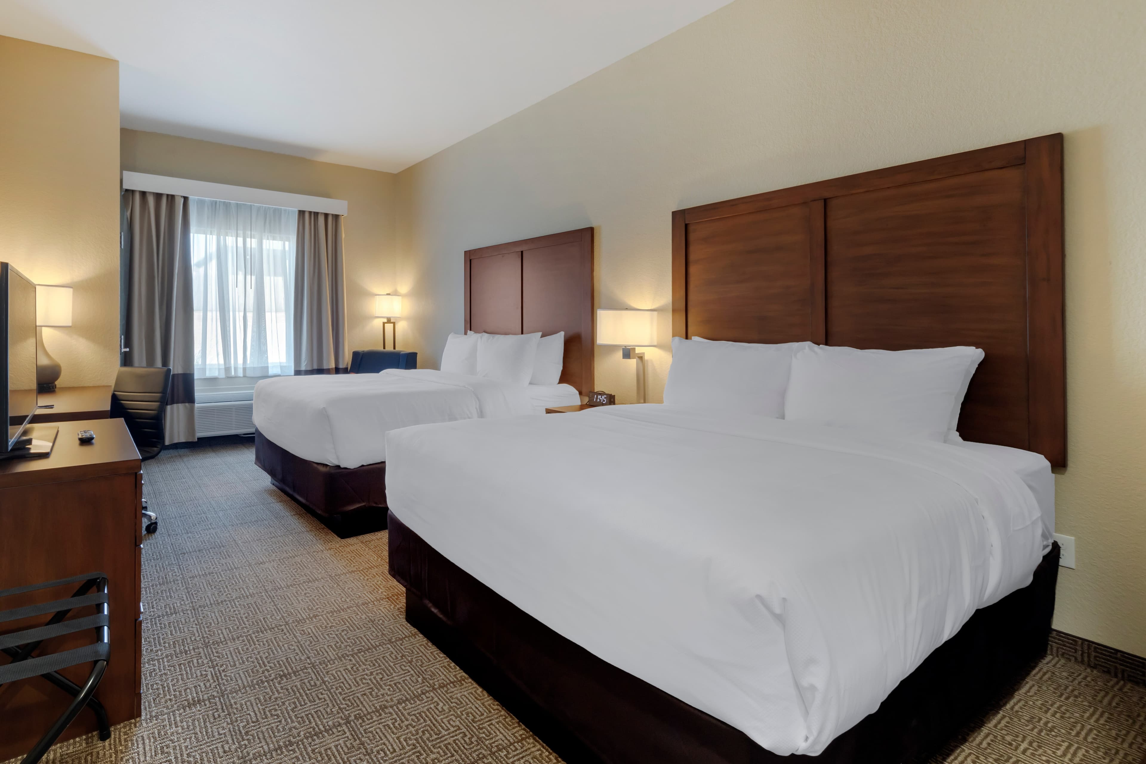 Comfort Inn & Suites Harrah — 6