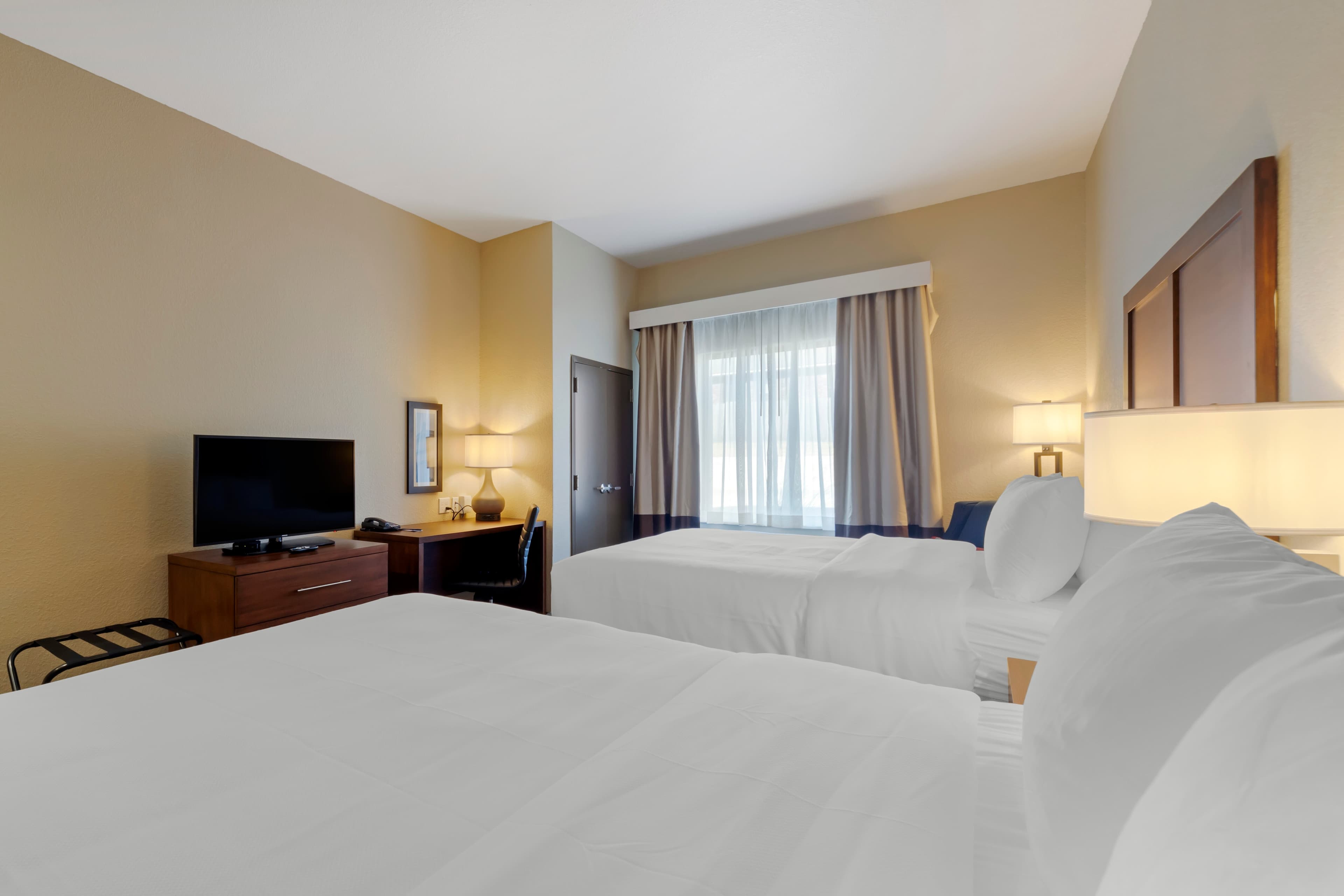 Comfort Inn & Suites Harrah — 7