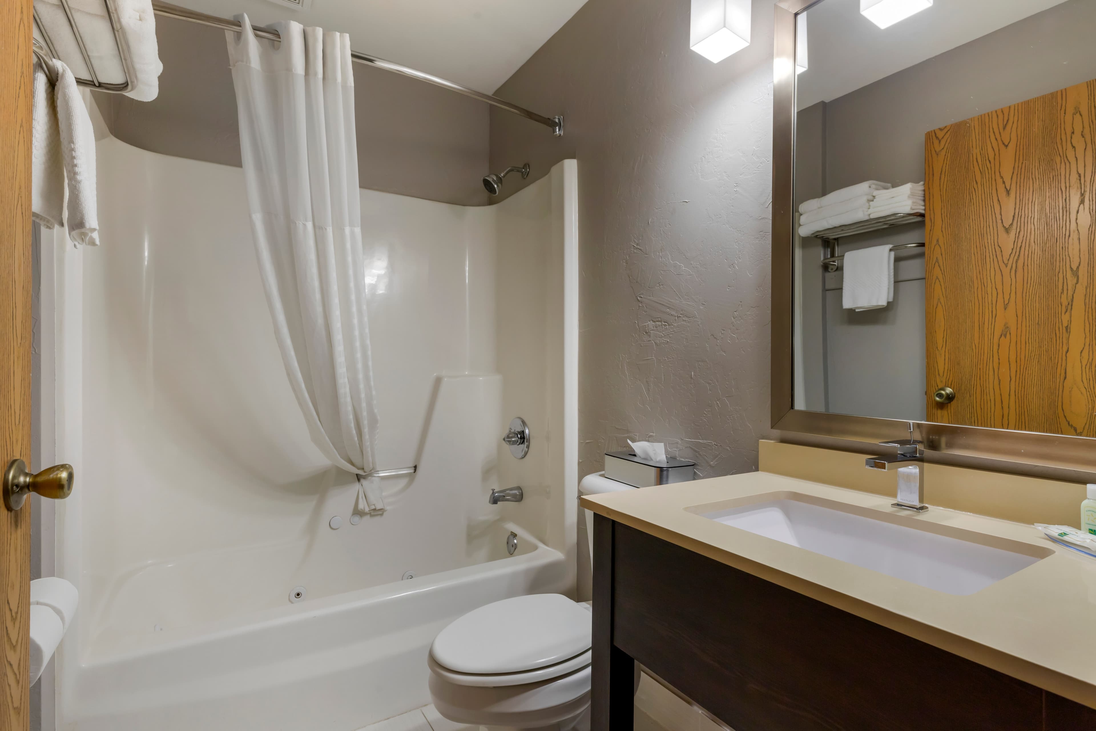 Quality Inn Sallisaw - Image 5
