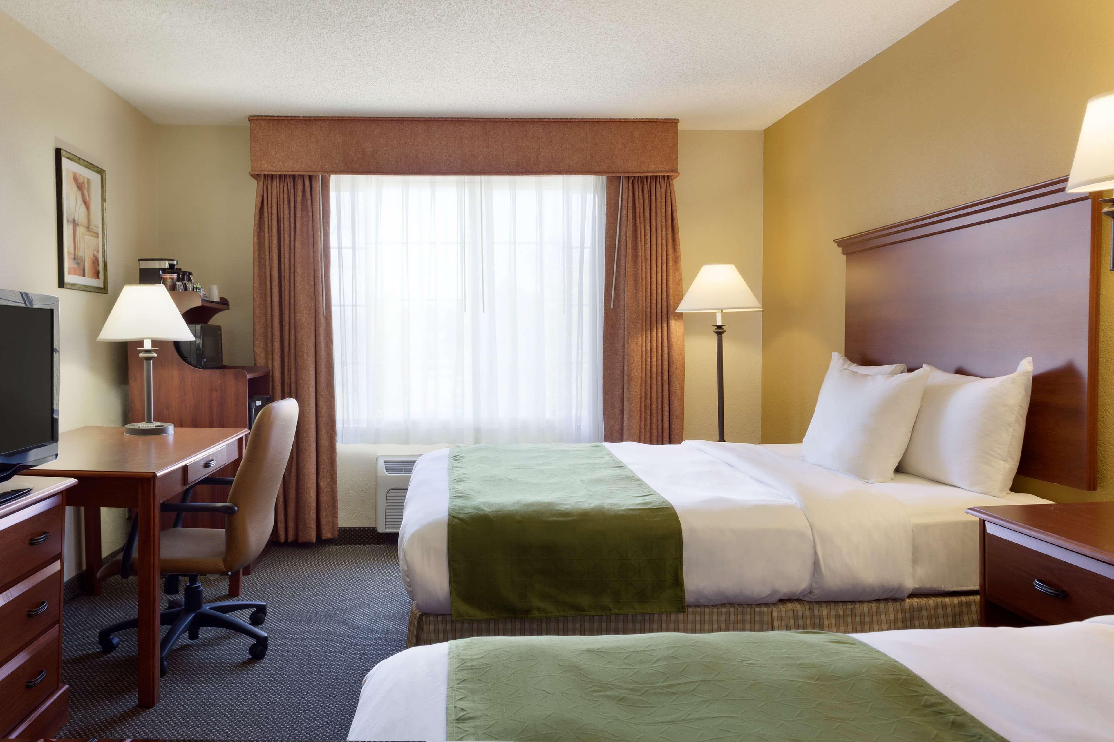 Country Inn & Suites by Radisson, Norman near University — 7