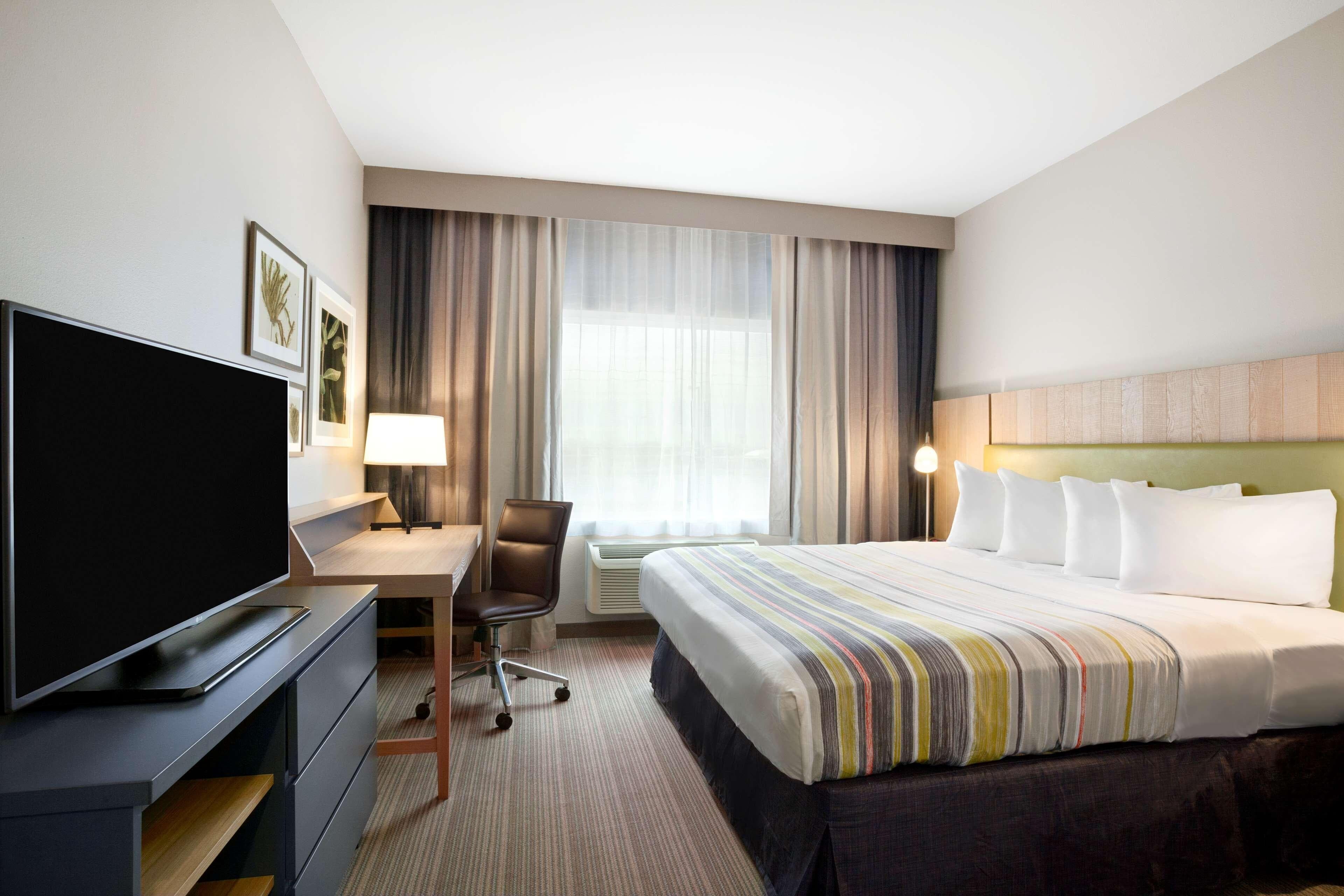 Country Inn & Suites by Radisson, Enid, OK - Image 2