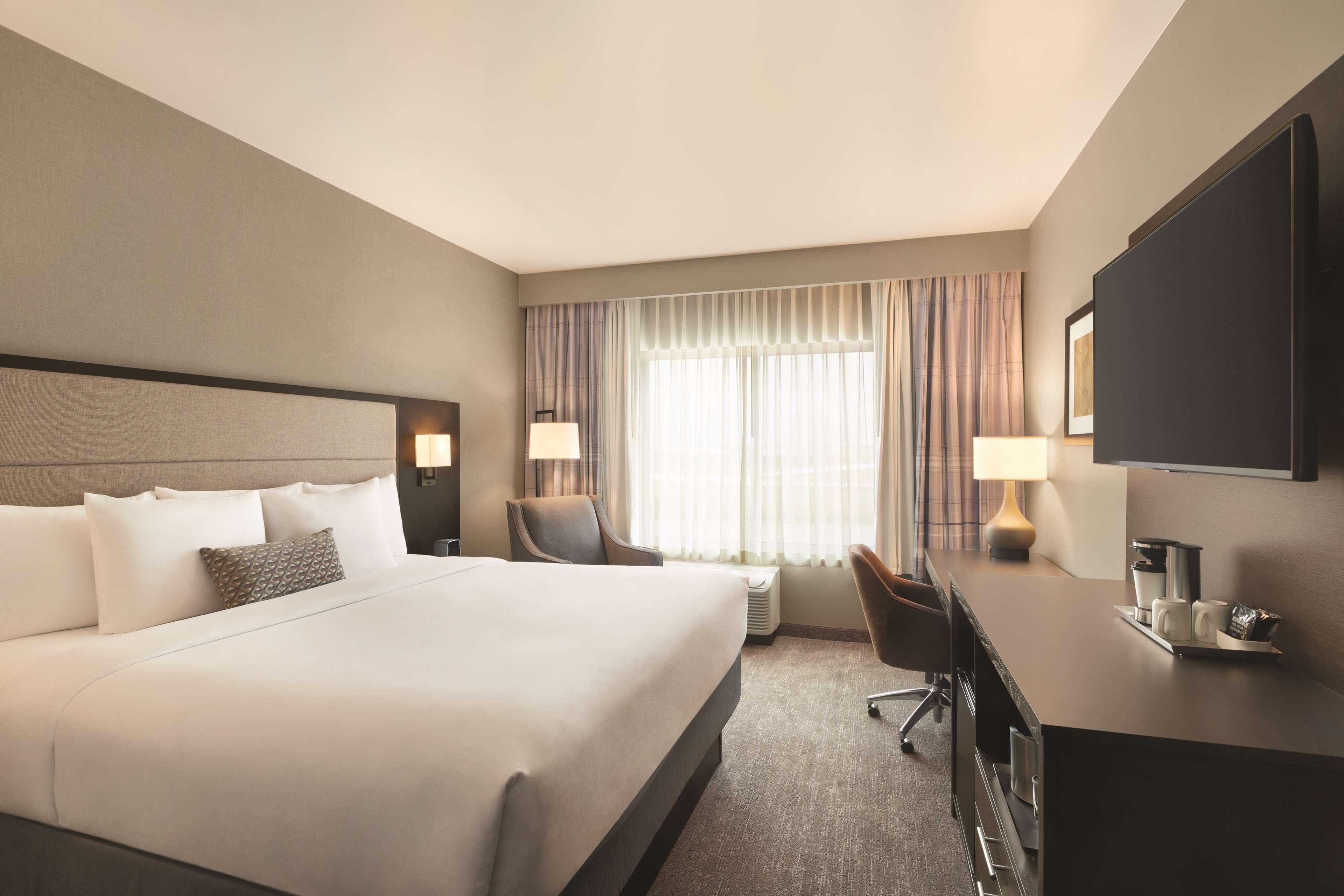 Radisson Hotel Oklahoma City Airport - Image 2