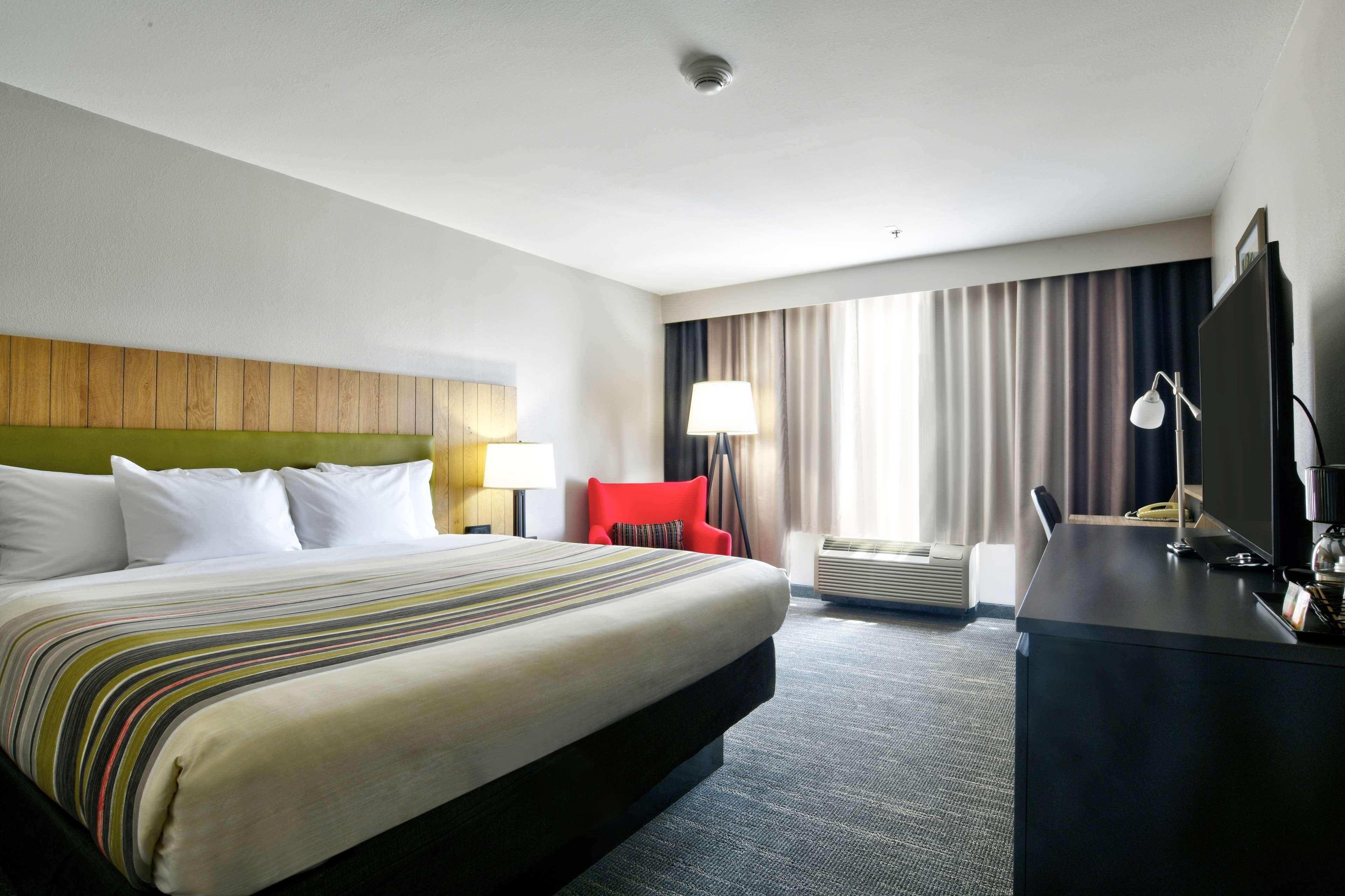 Country Inn & Suites by Radisson, Oklahoma City Airport, OK - Image 2