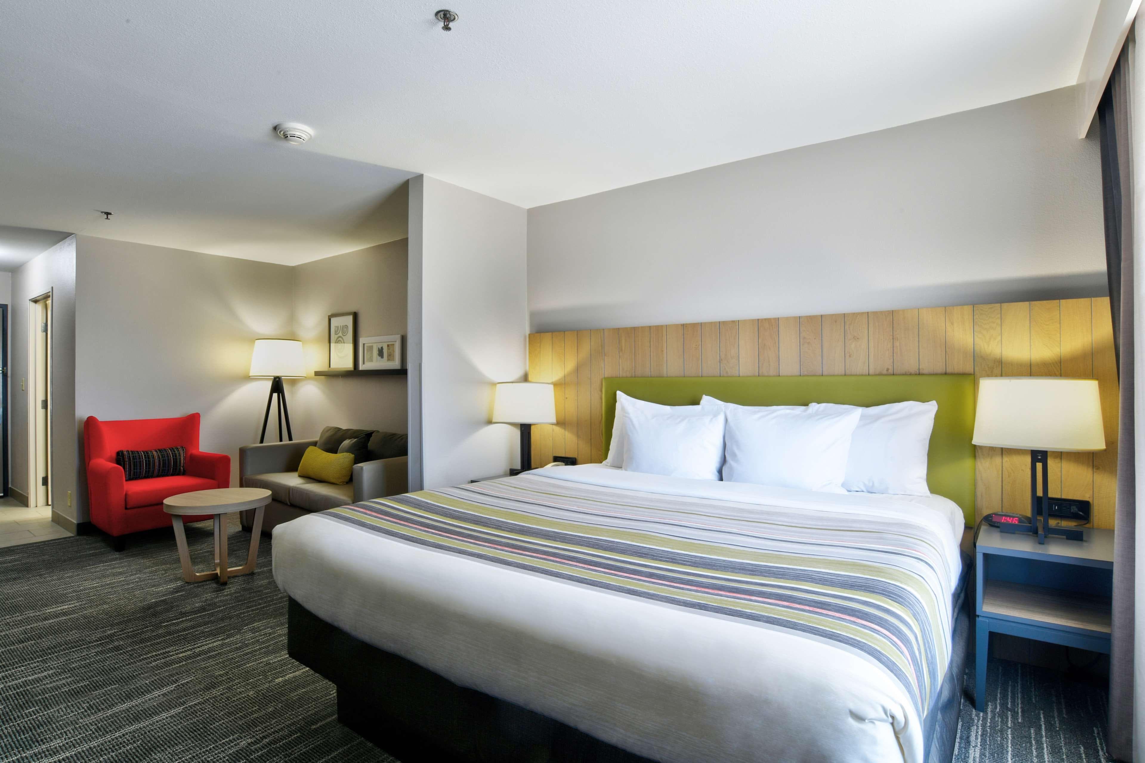 Country Inn & Suites by Radisson, Oklahoma City Airport, OK - Image 4