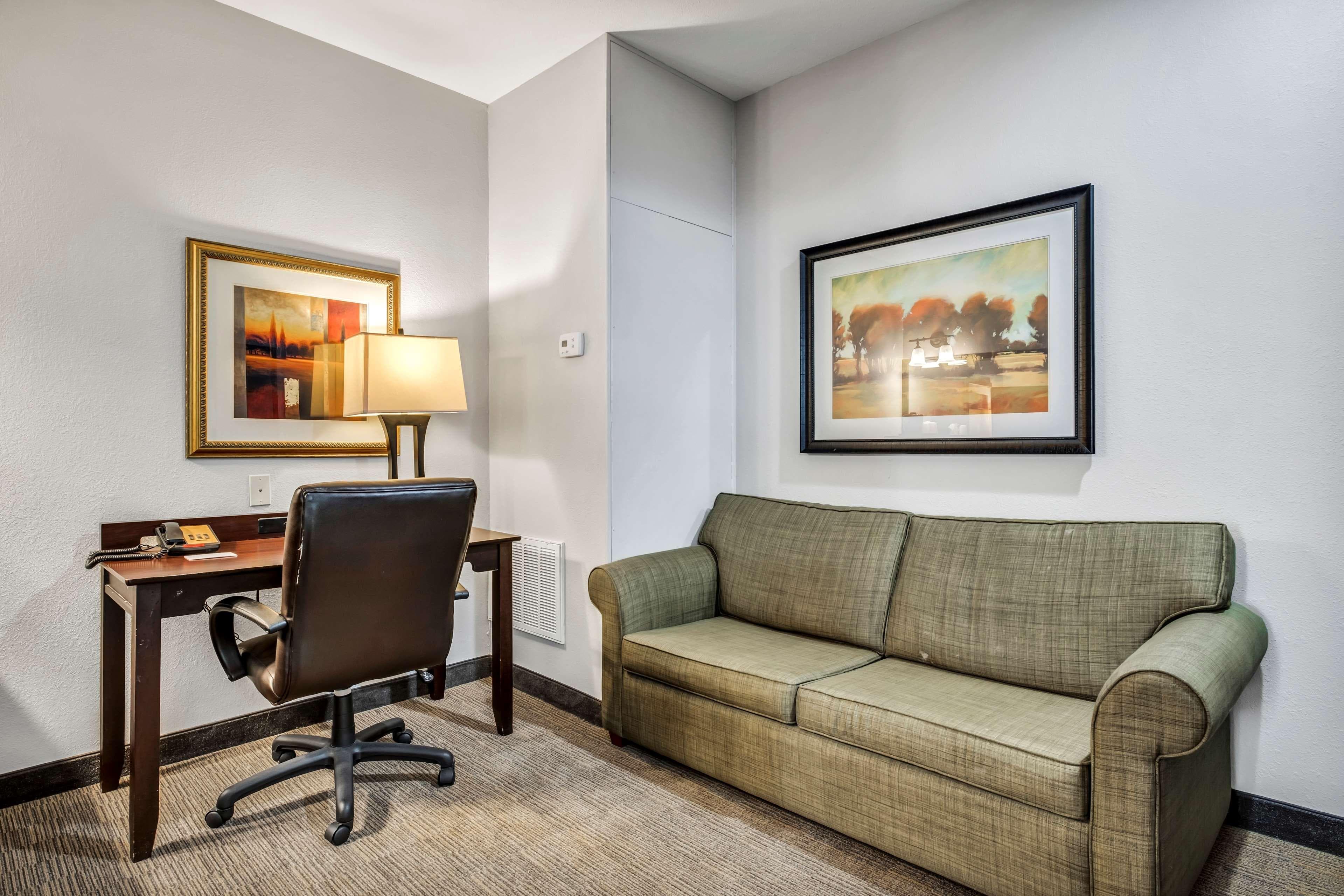 Country Inn & Suites by Radisson, Oklahoma City at Northwest Expressway, OK — 9