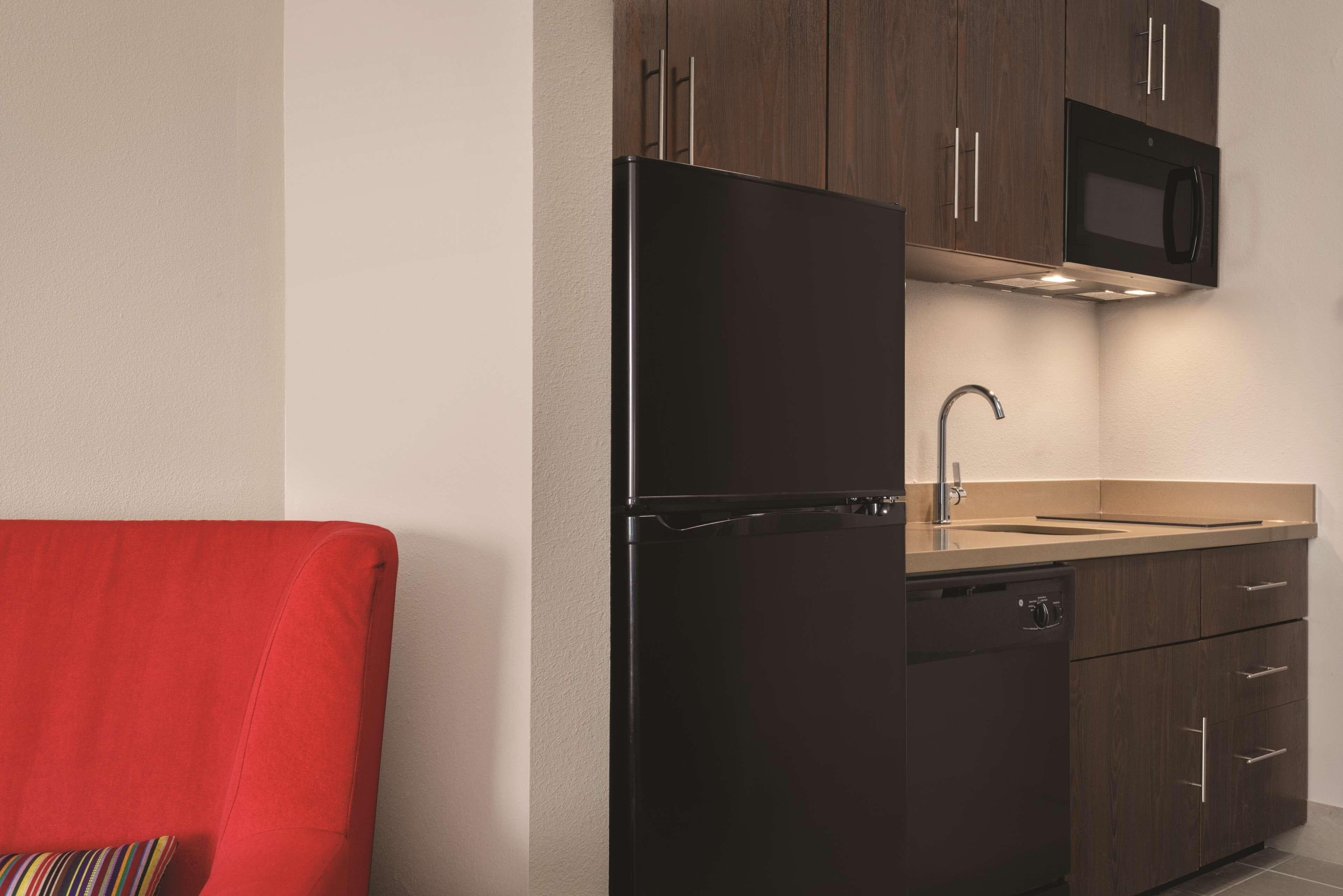 Country Inn & Suites by Radisson, Oklahoma City - Bricktown, OK - Image 3