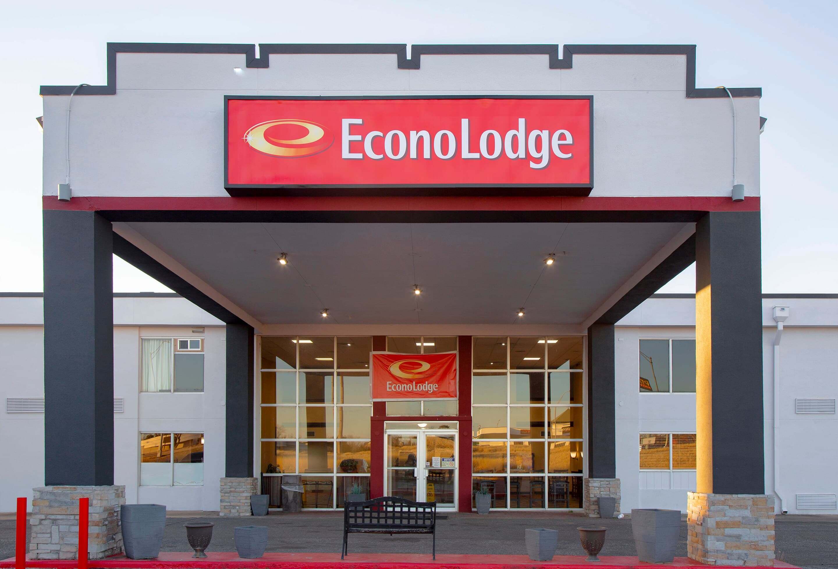 Econo Lodge Ardmore - Image 1