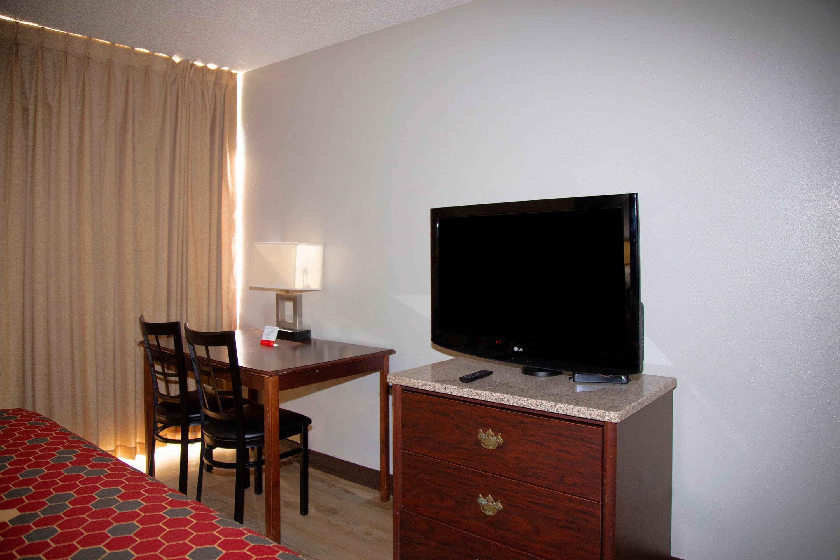 Econo Lodge Ardmore — 17