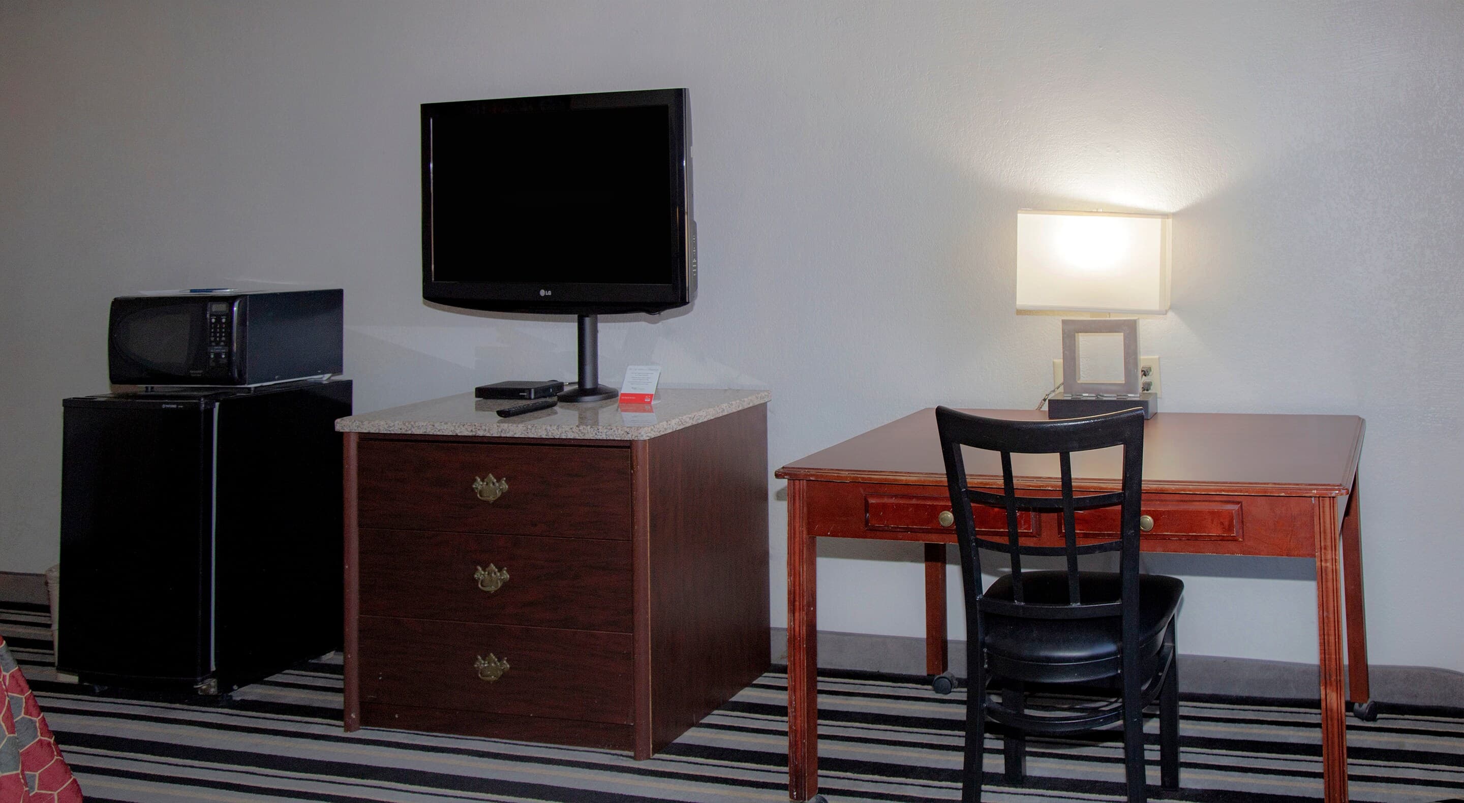 Econo Lodge Ardmore — 10