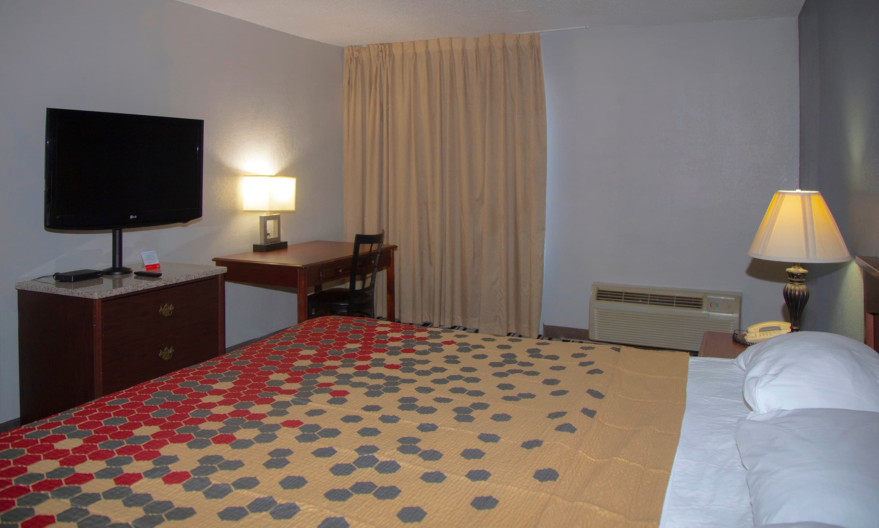 Econo Lodge Ardmore — 12