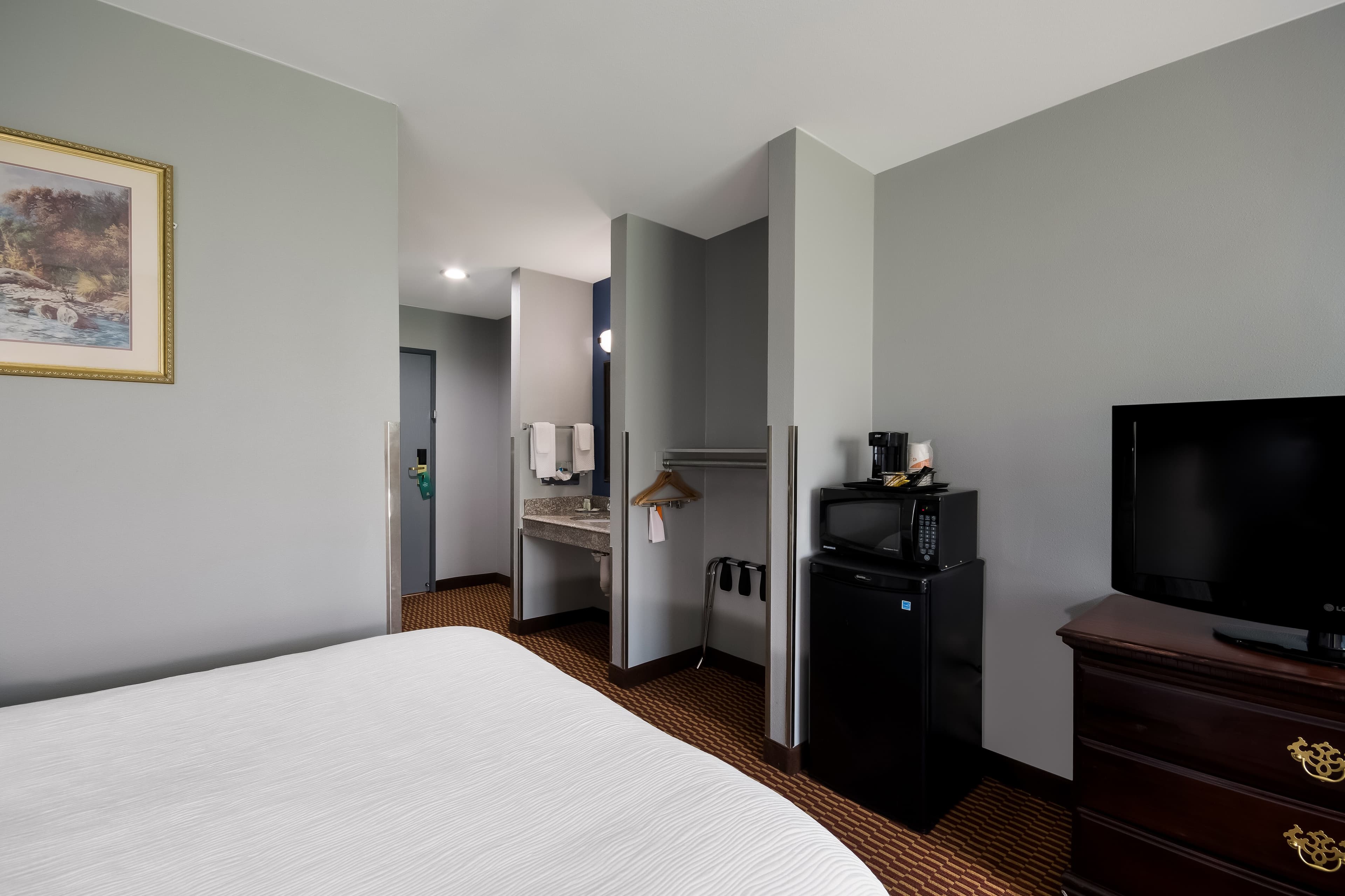 Quality Inn & Suites Oklahoma City North - Image 4