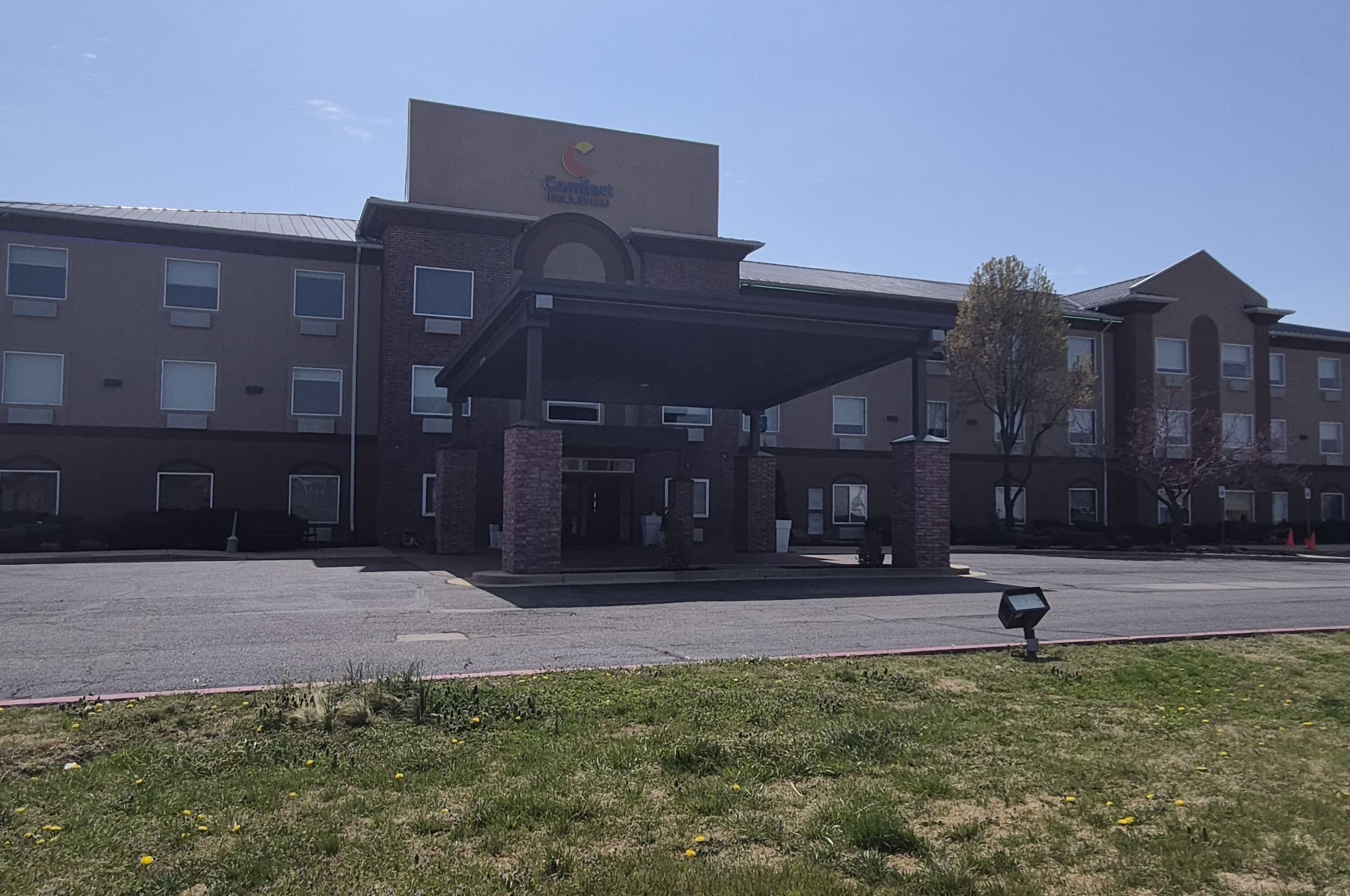 Comfort Inn & Suites Miami - Route 66 - Image 1