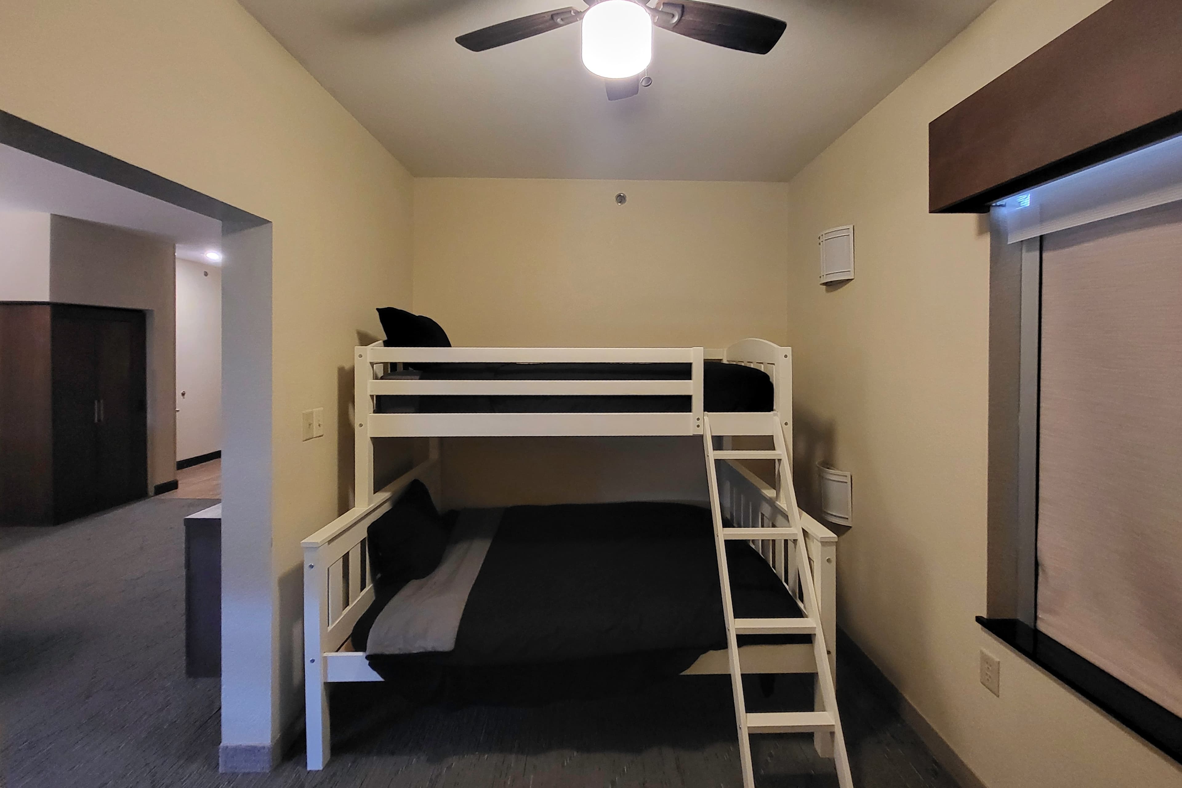 Comfort Inn & Suites Miami - Route 66 — 16