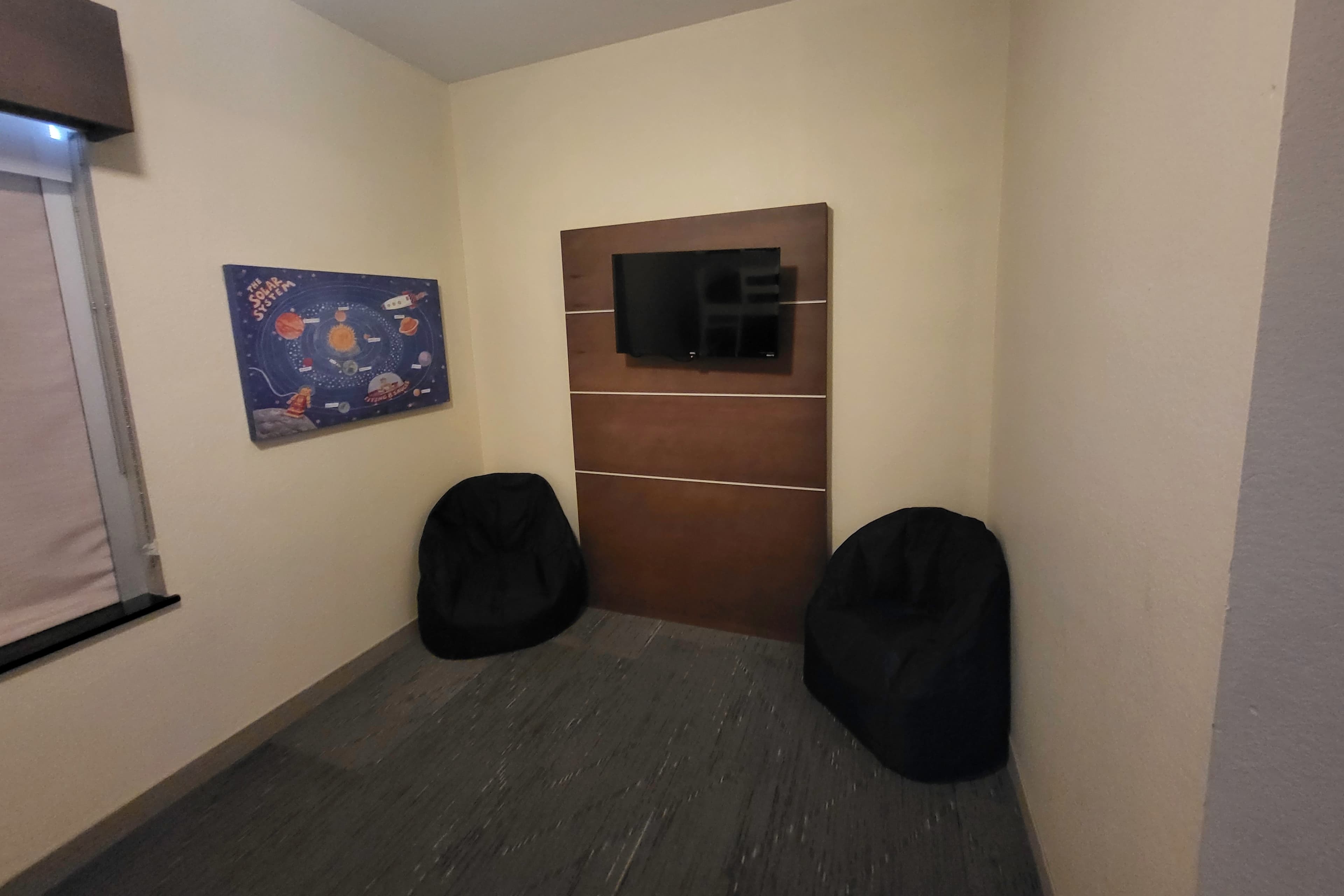 Comfort Inn & Suites Miami - Route 66 — 17
