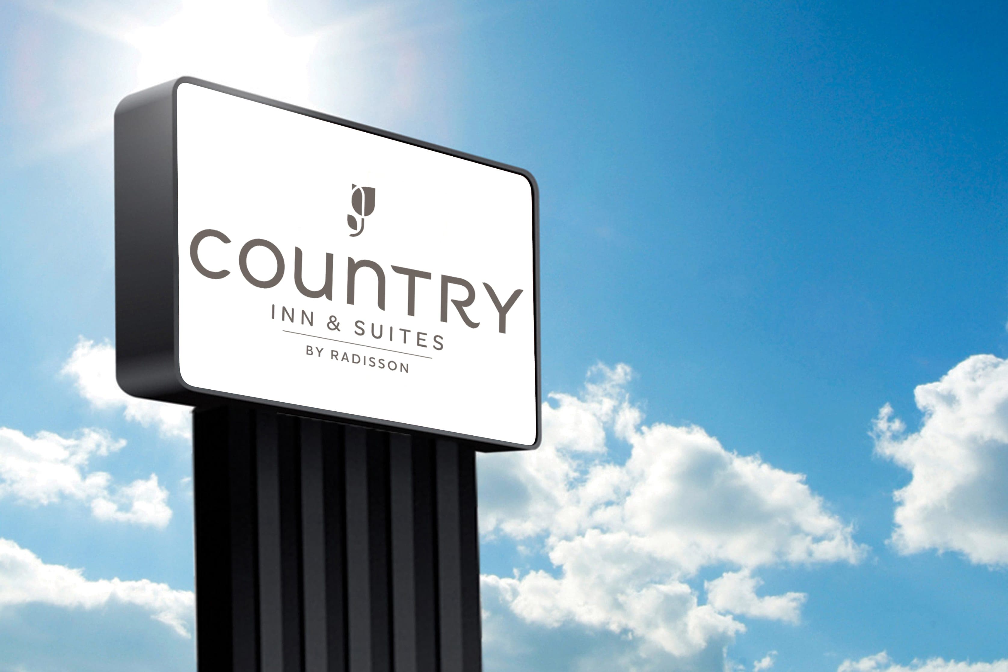 Country Inn & Suites by Radisson, Terrell - Image 1