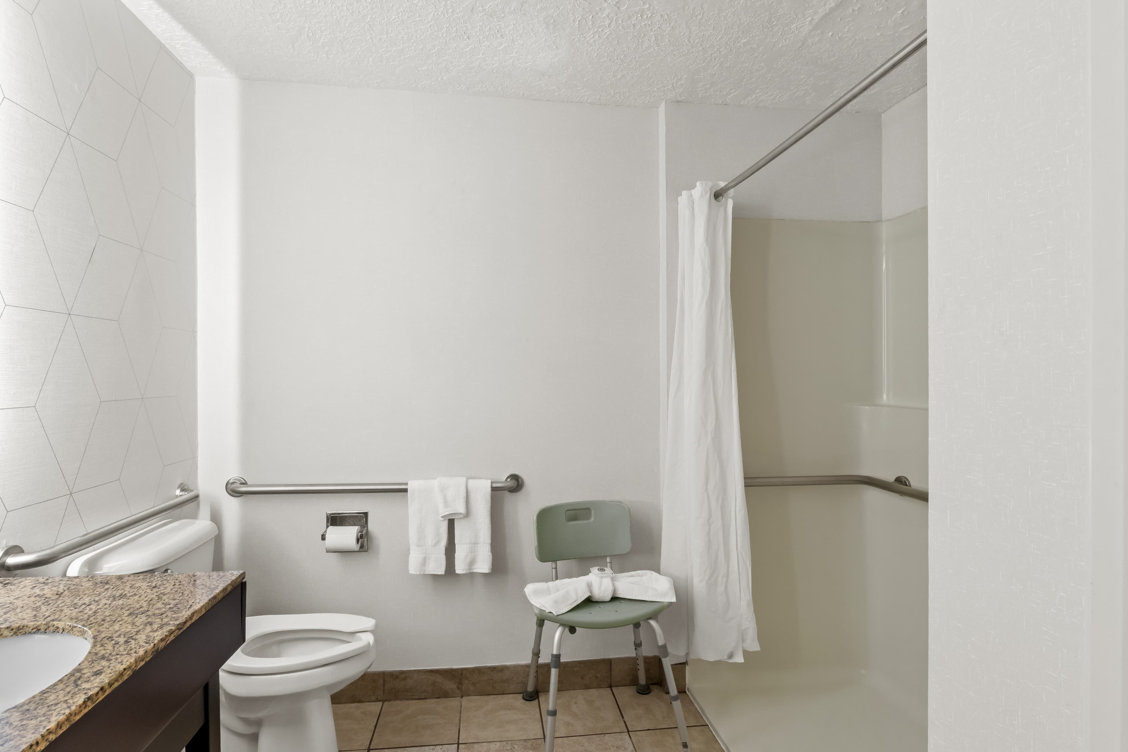 Comfort Suites Clackamas - Image 5