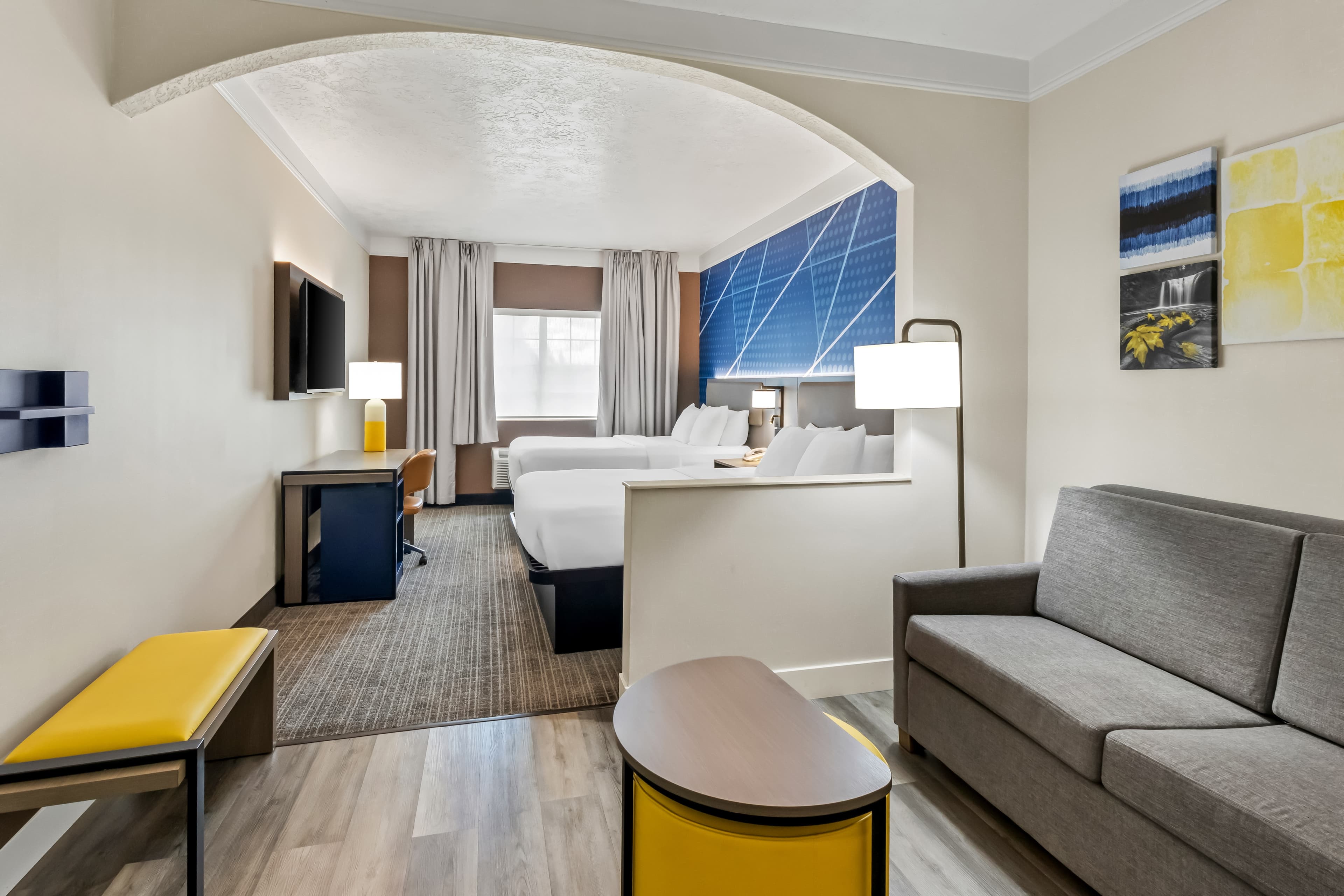 Comfort Suites Clackamas — 12