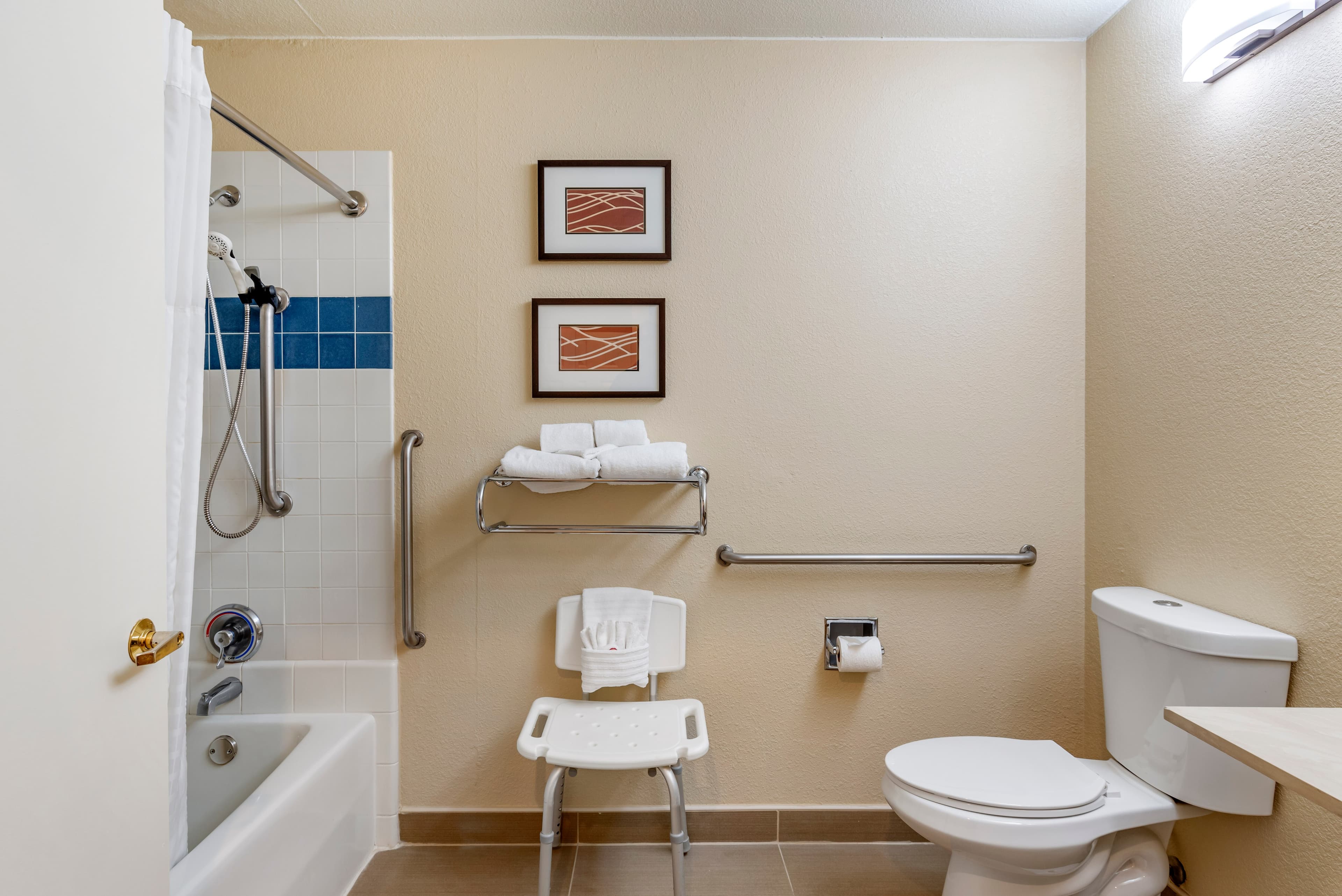 Comfort Inn & Suites Klamath Falls — 9