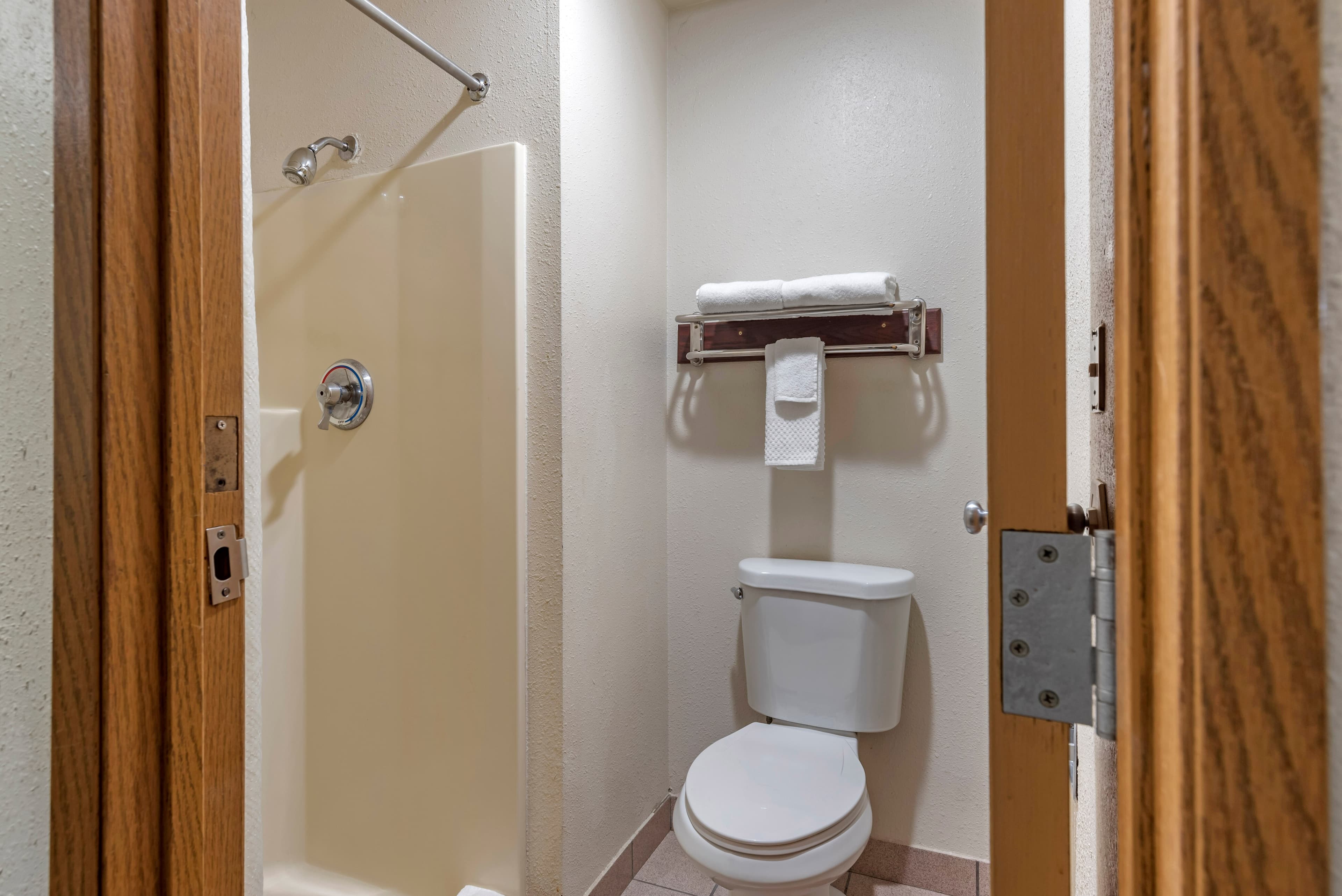 Econo Lodge Portland Airport — 17