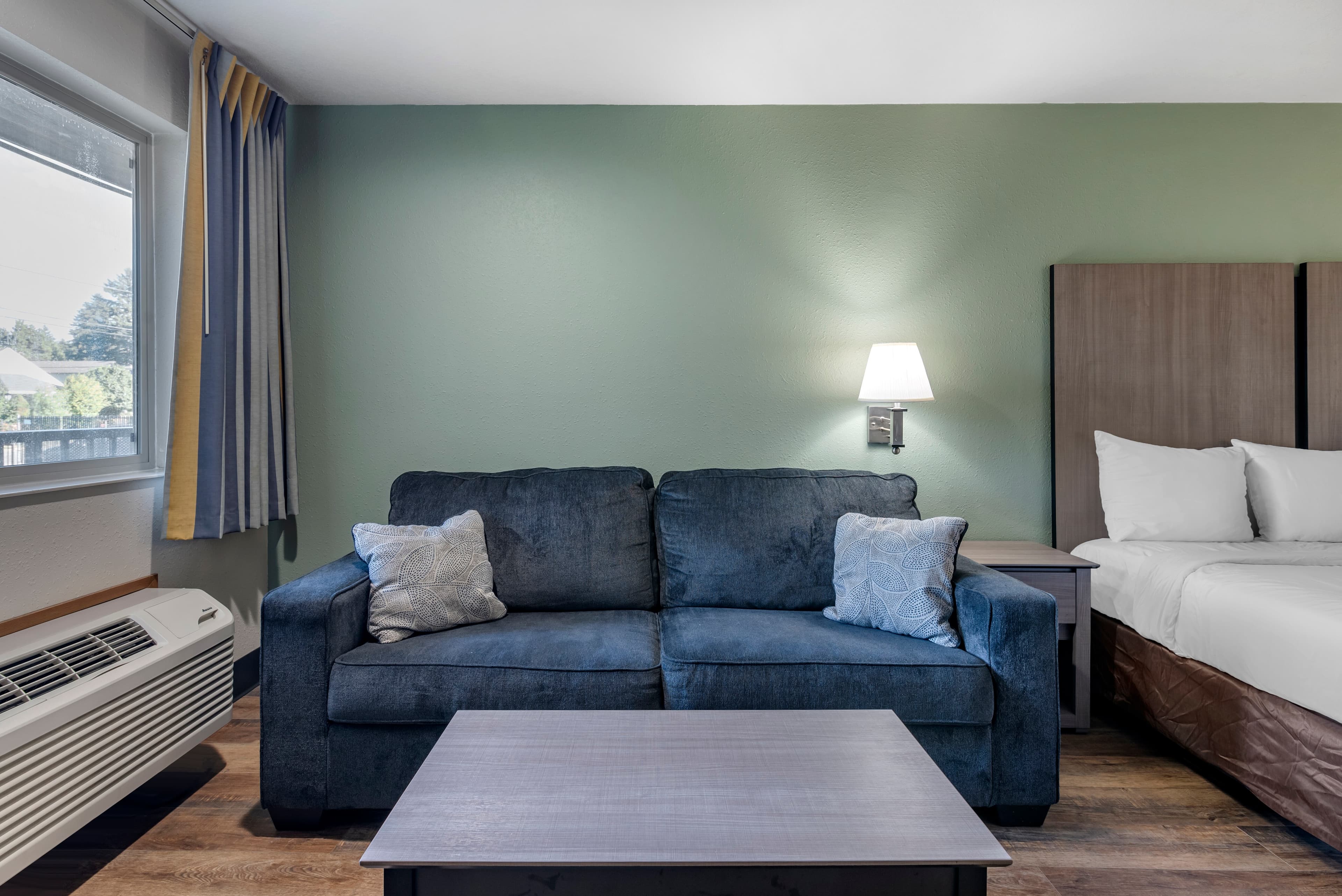 Econo Lodge Portland Airport — 11