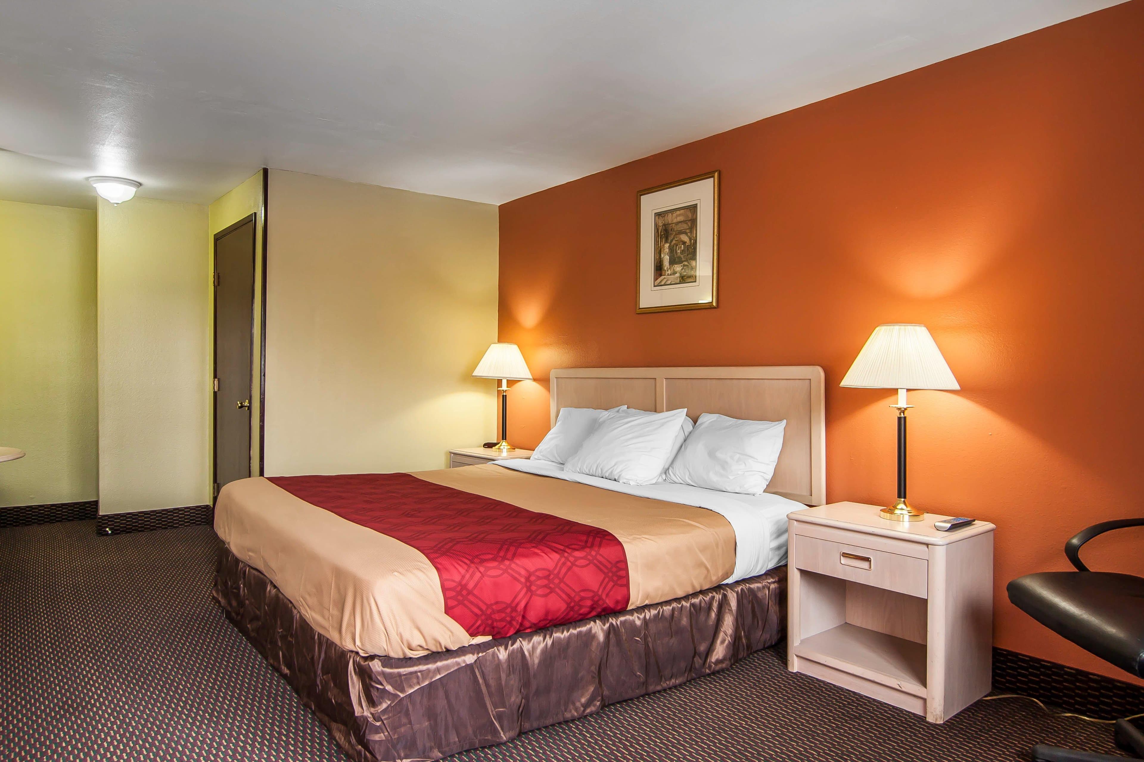 Rodeway Inn Willamette River - Image 1