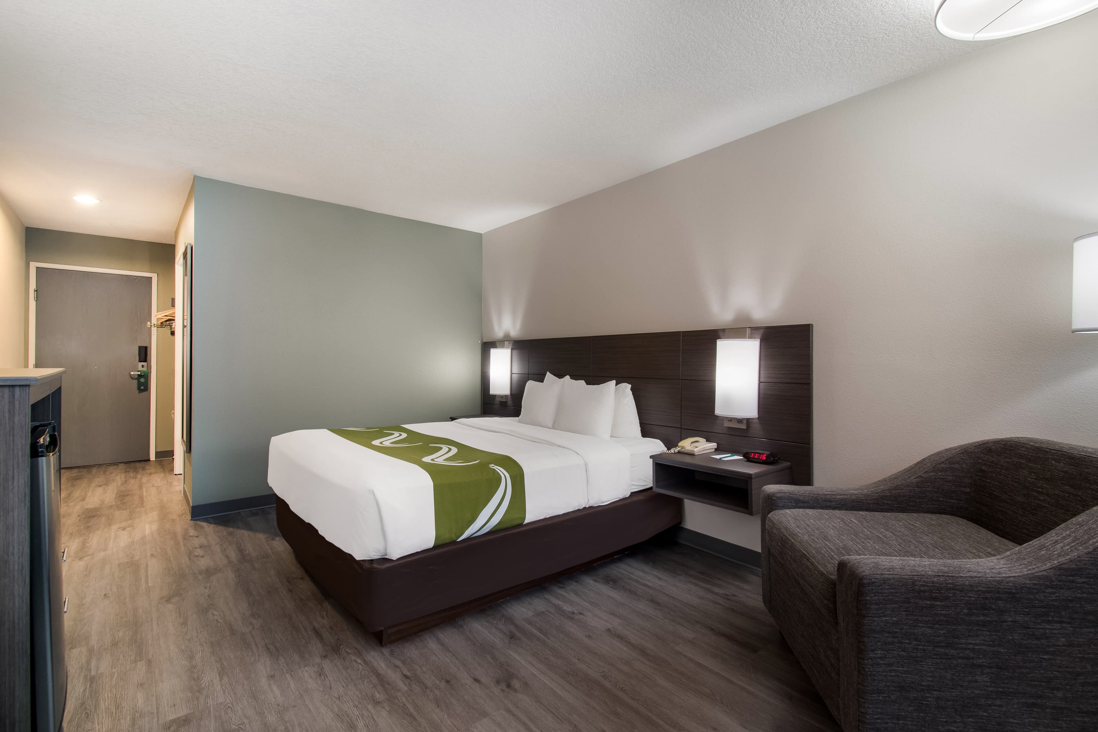 Quality Inn & Suites Wilsonville - Image 3