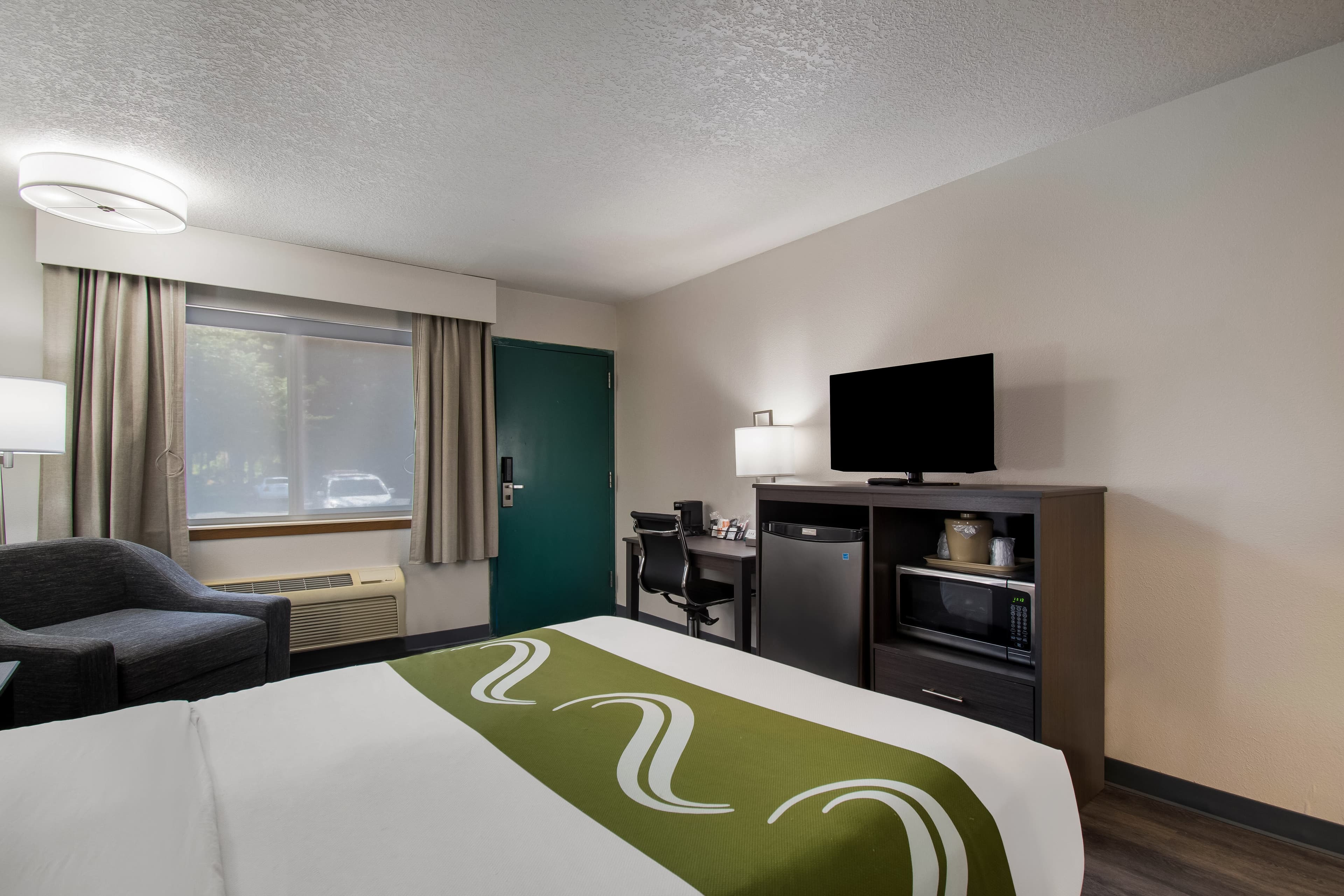 Quality Inn & Suites Wilsonville - Image 4