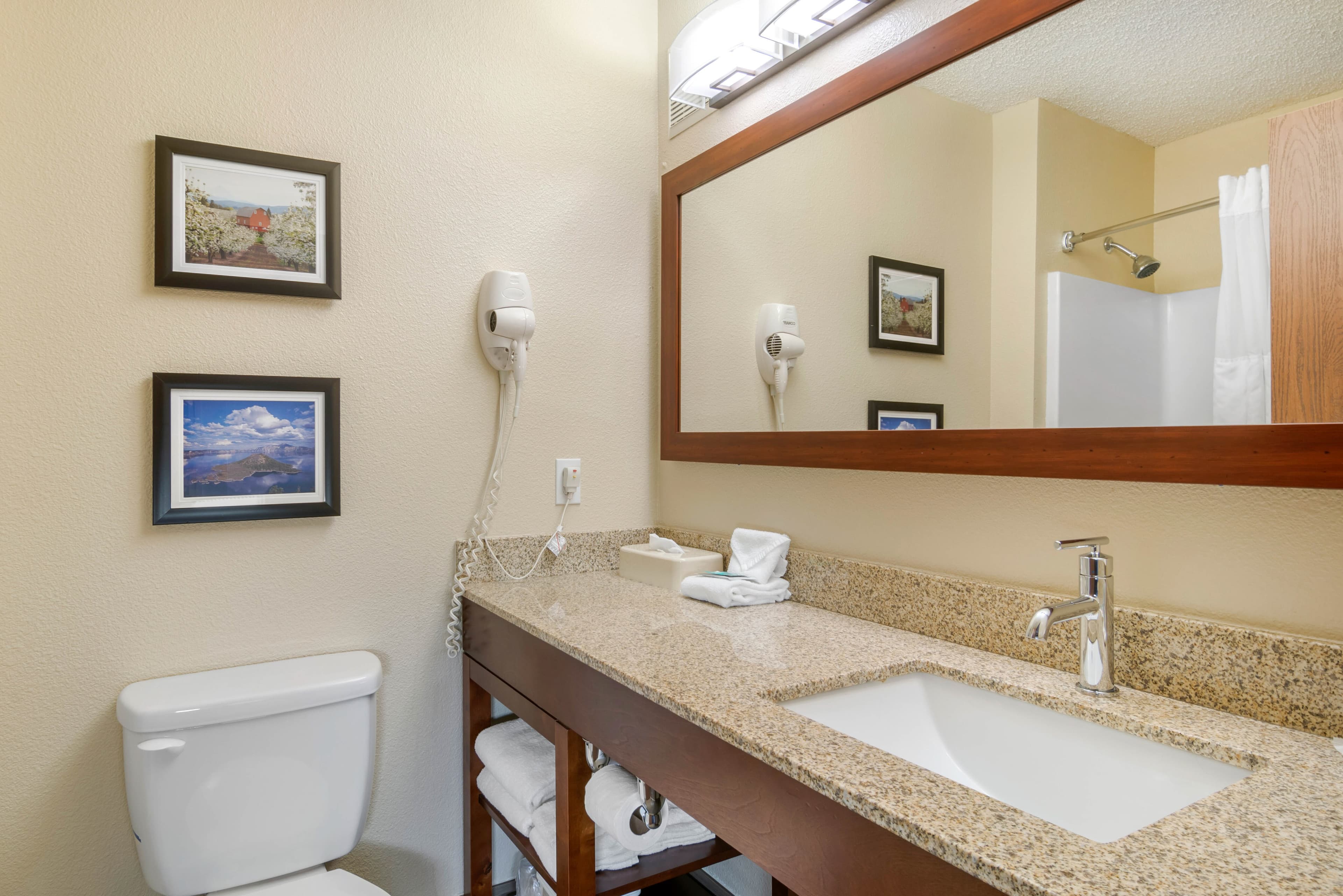 Comfort Inn Medford North — 16