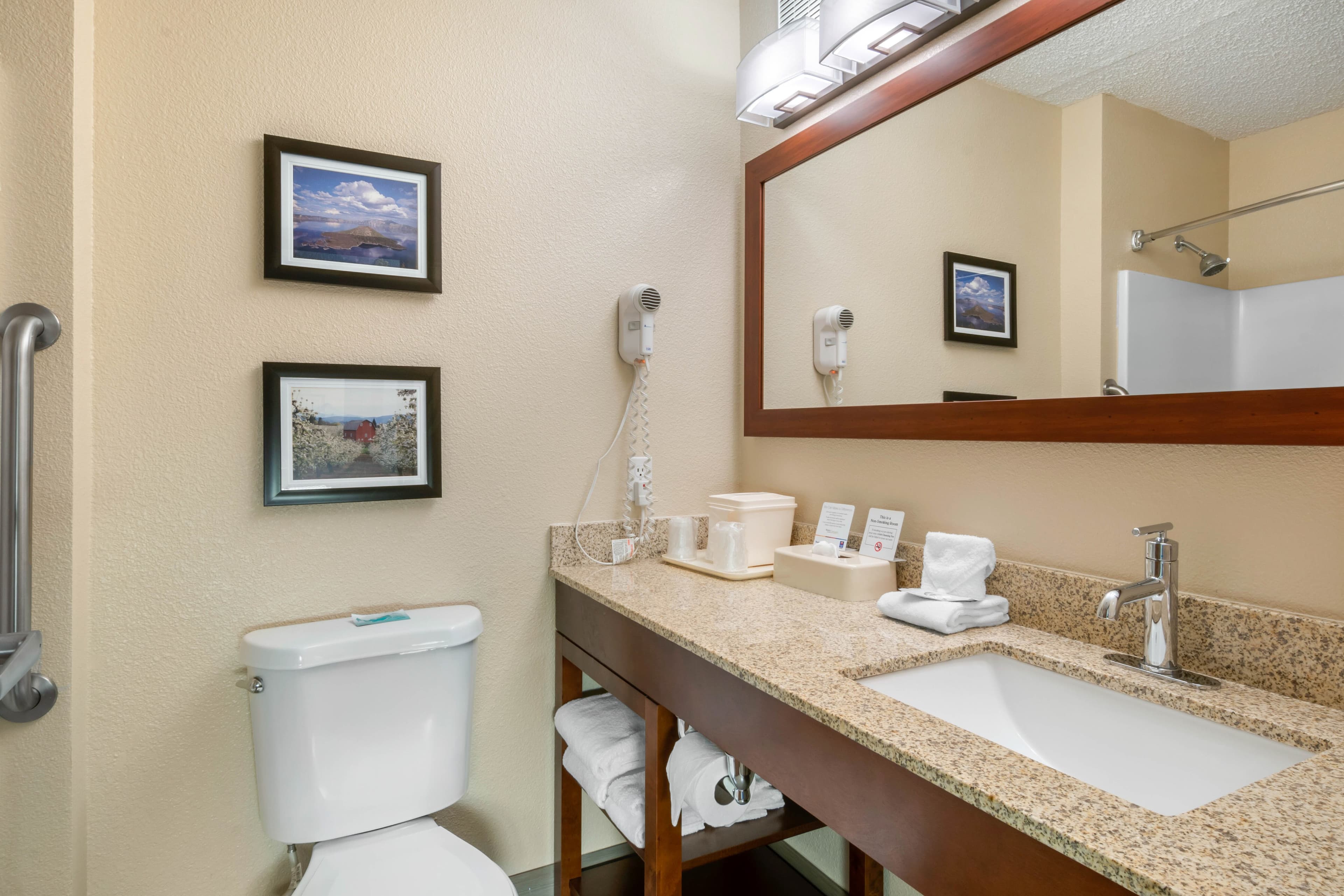 Comfort Inn Medford North — 21
