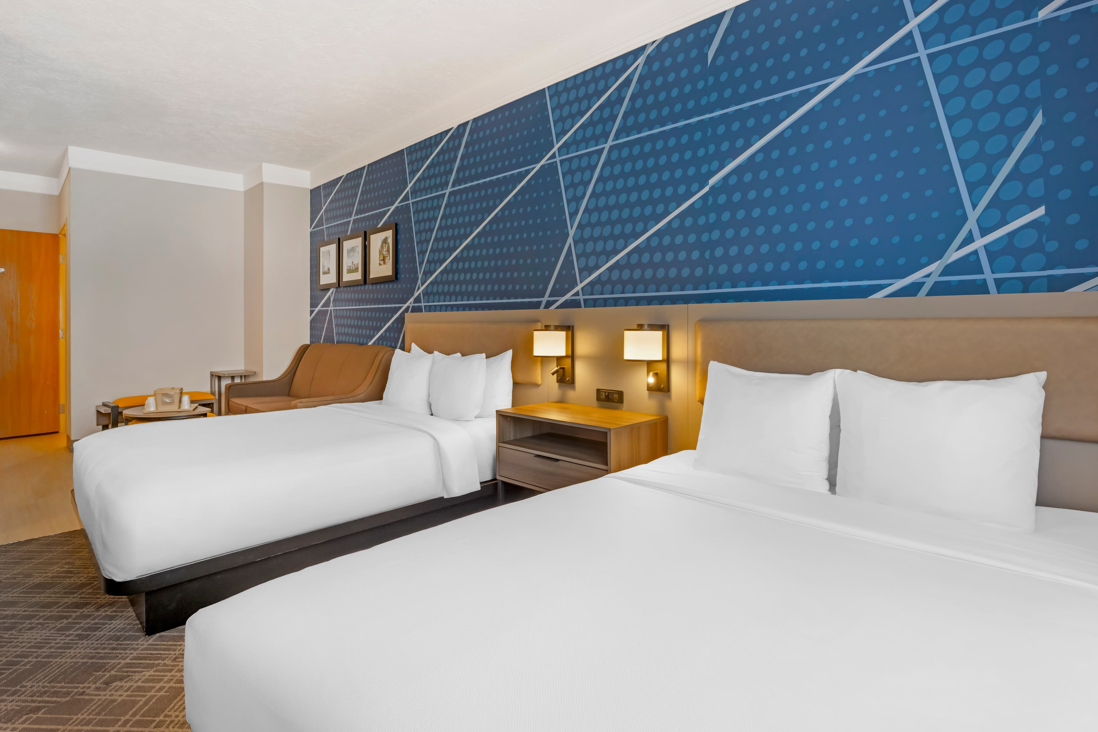 Comfort Suites Salem — 7
