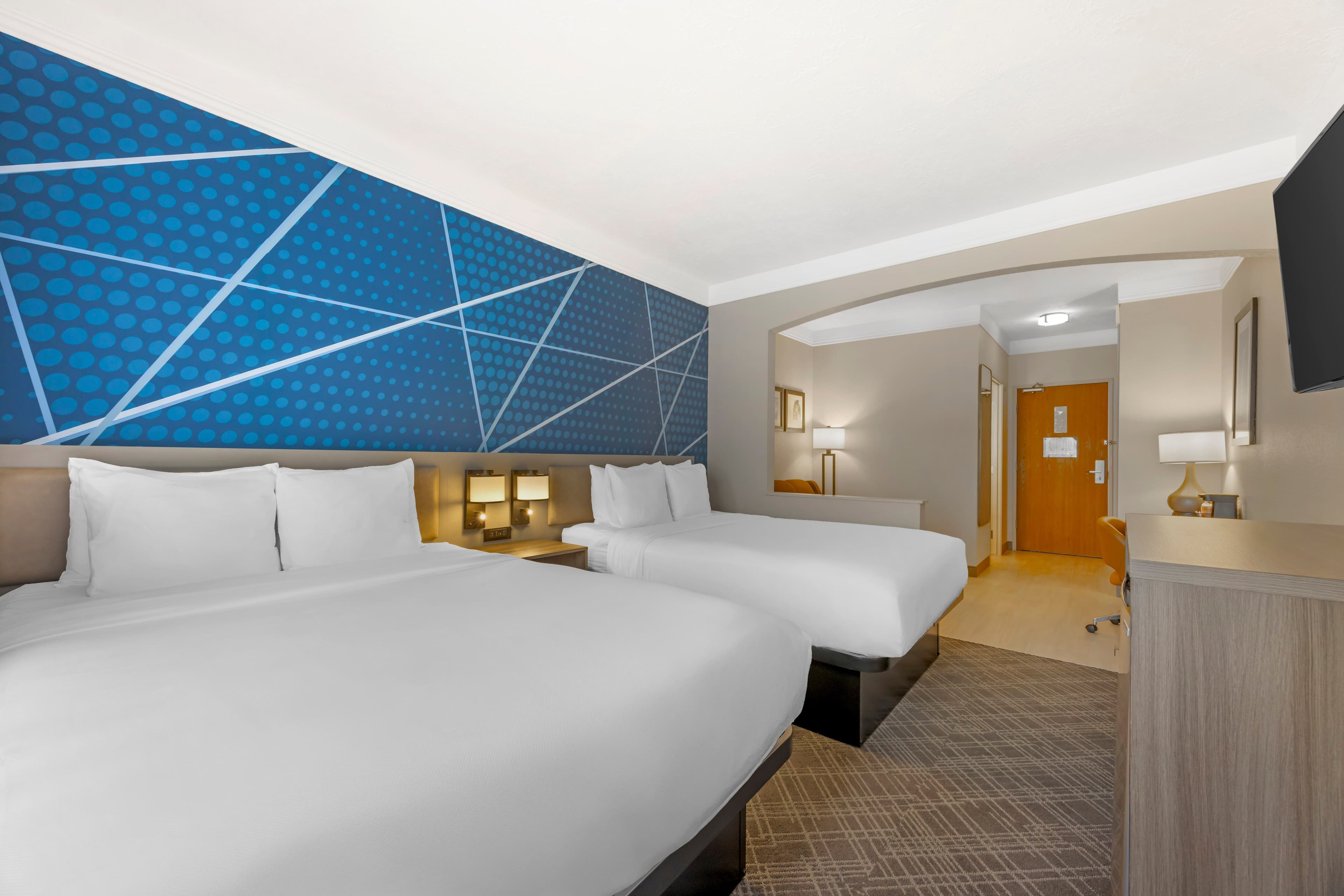 Comfort Suites Salem — 12