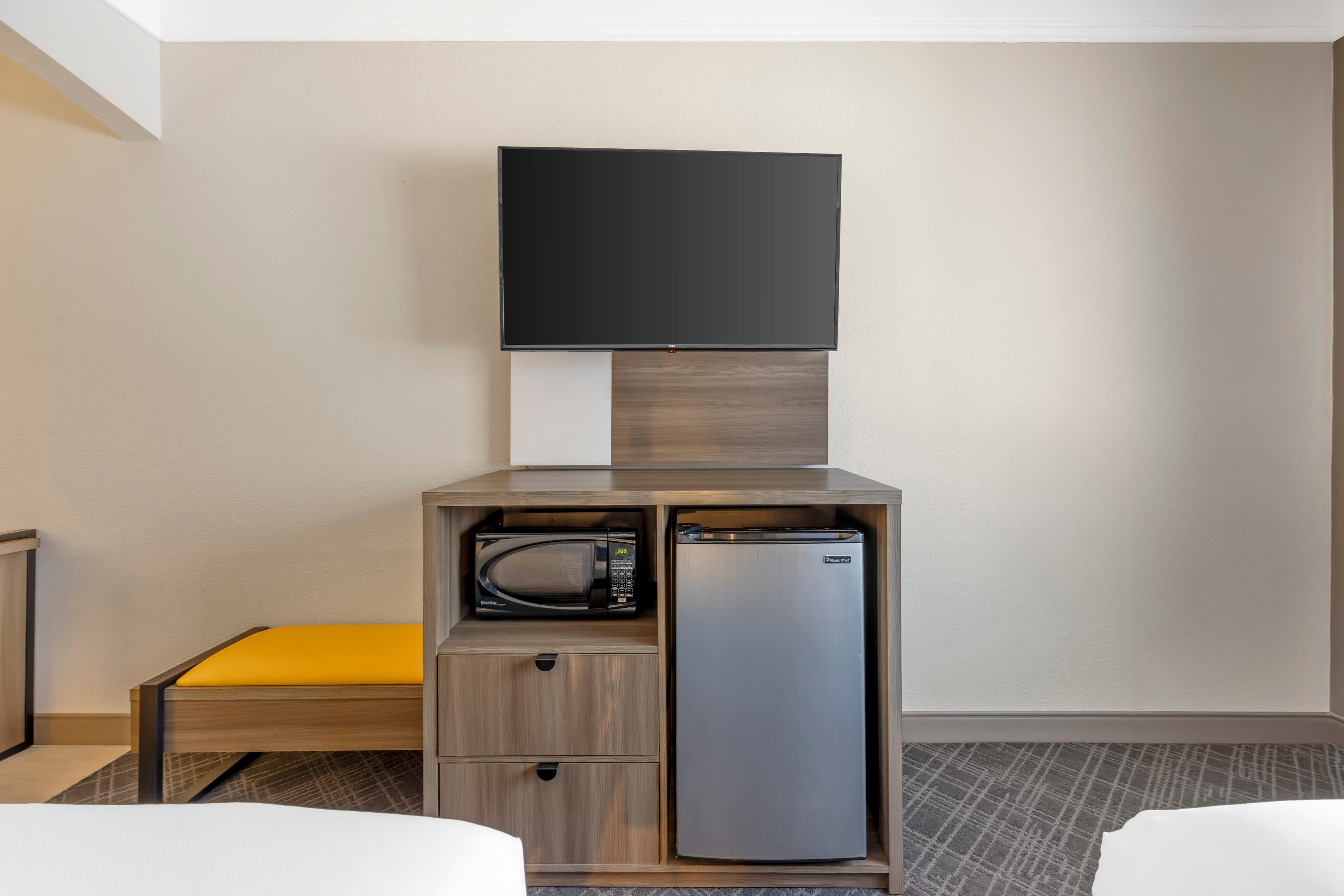 Comfort Suites Salem — 13