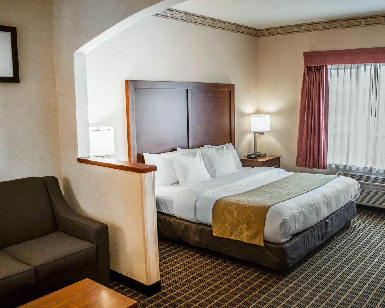 Comfort Suites Portland Southwest - Image 1