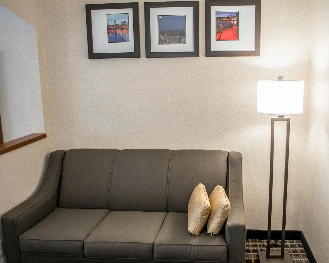 Comfort Suites Portland Southwest - Image 3