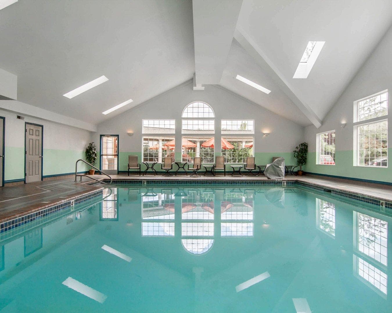 Comfort Suites Corvallis - Image 1