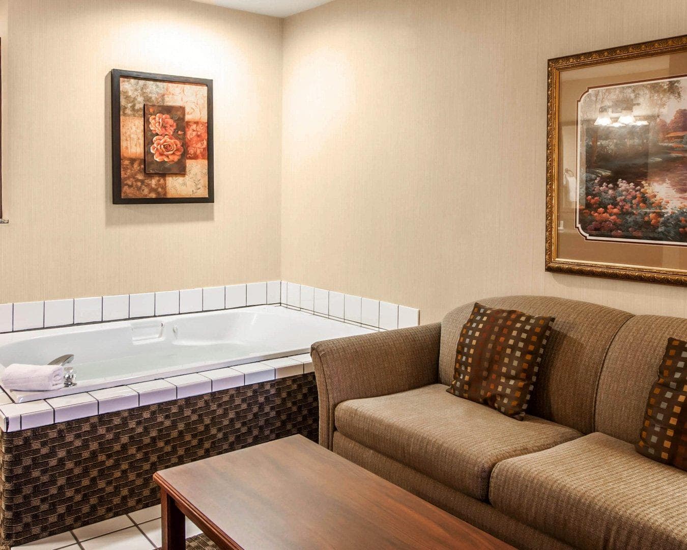 Comfort Suites Corvallis — 15