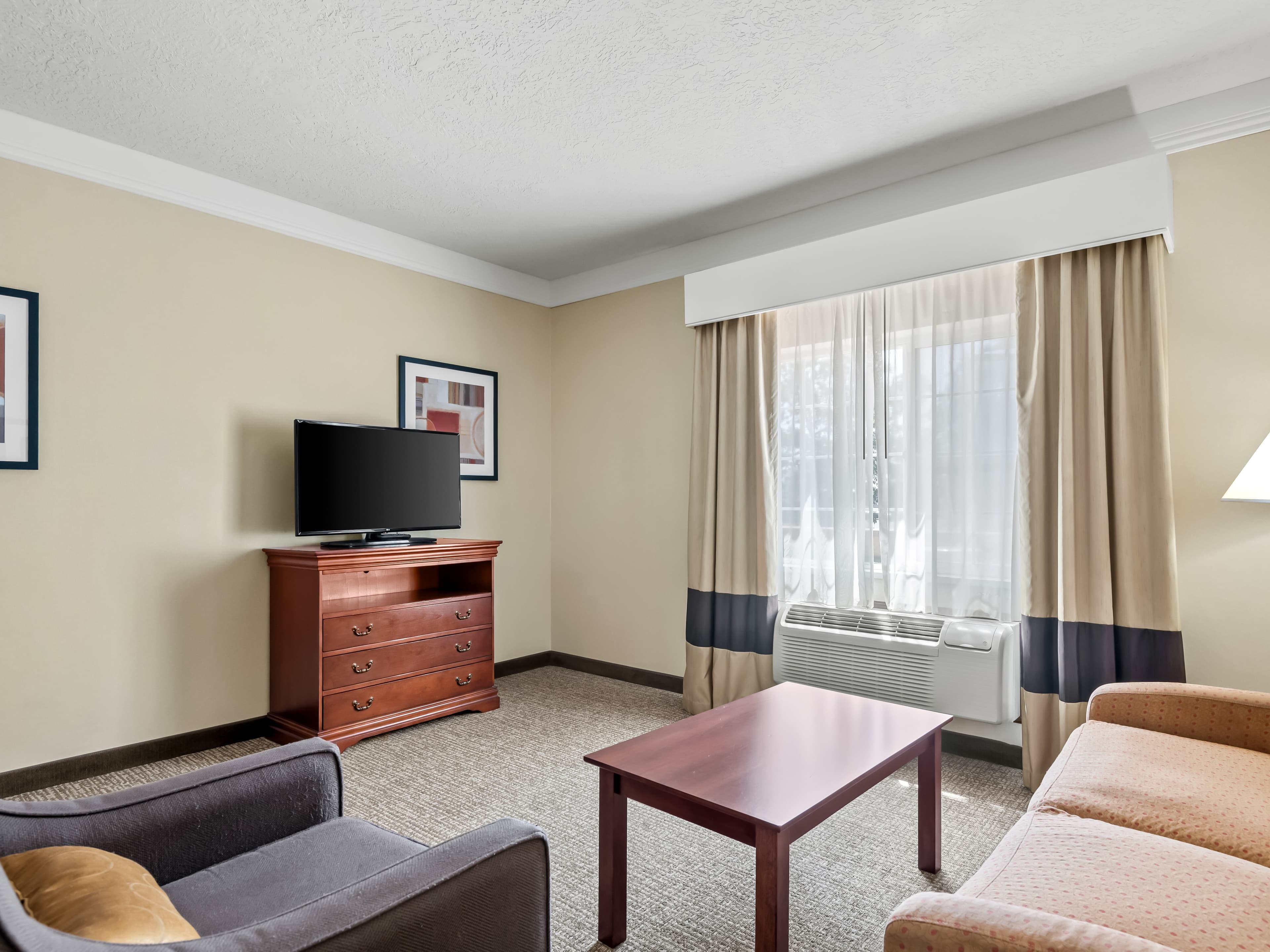 Comfort Suites Linn County Fairground and Expo — 9