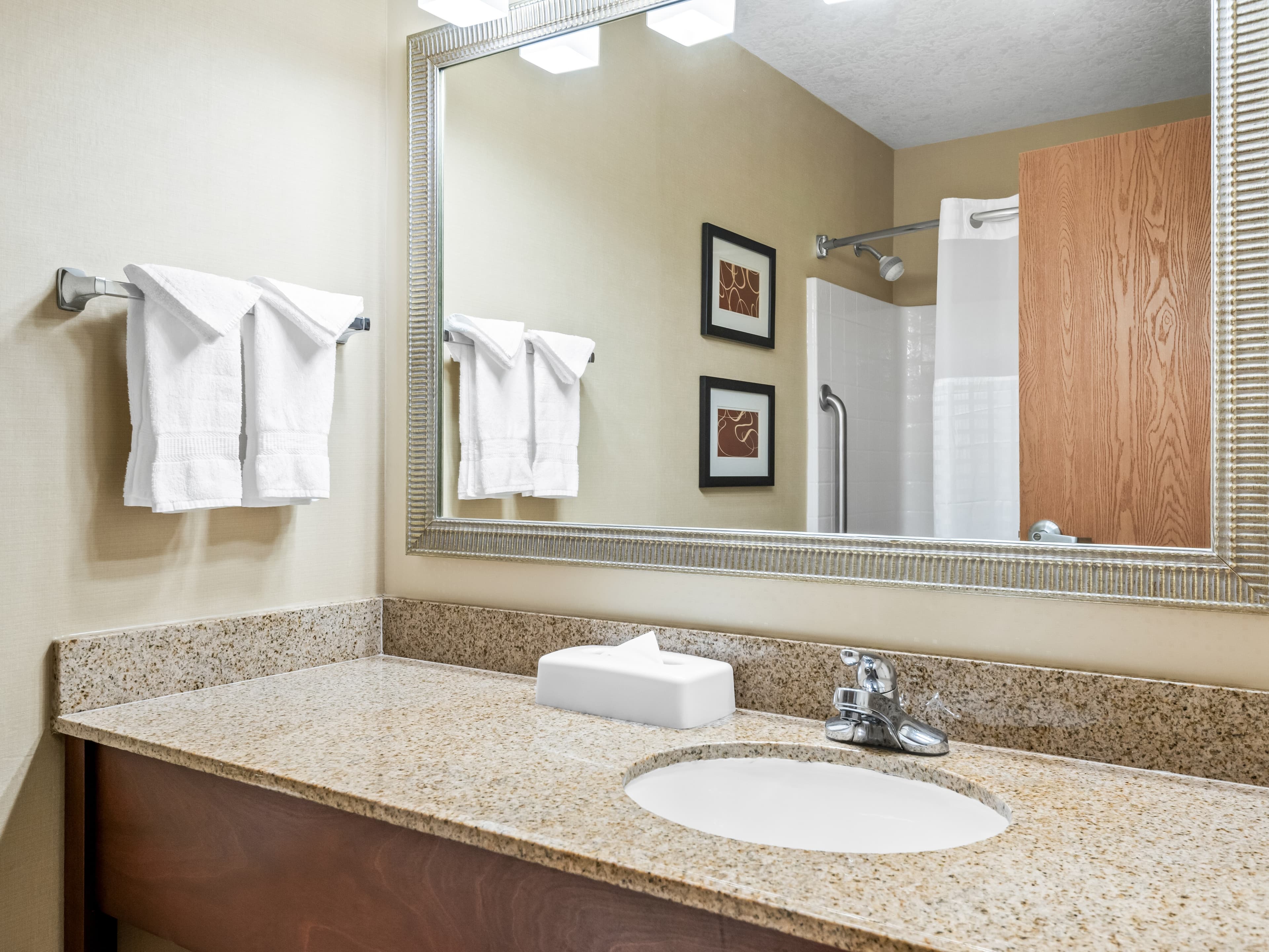 Comfort Suites Linn County Fairground and Expo — 12