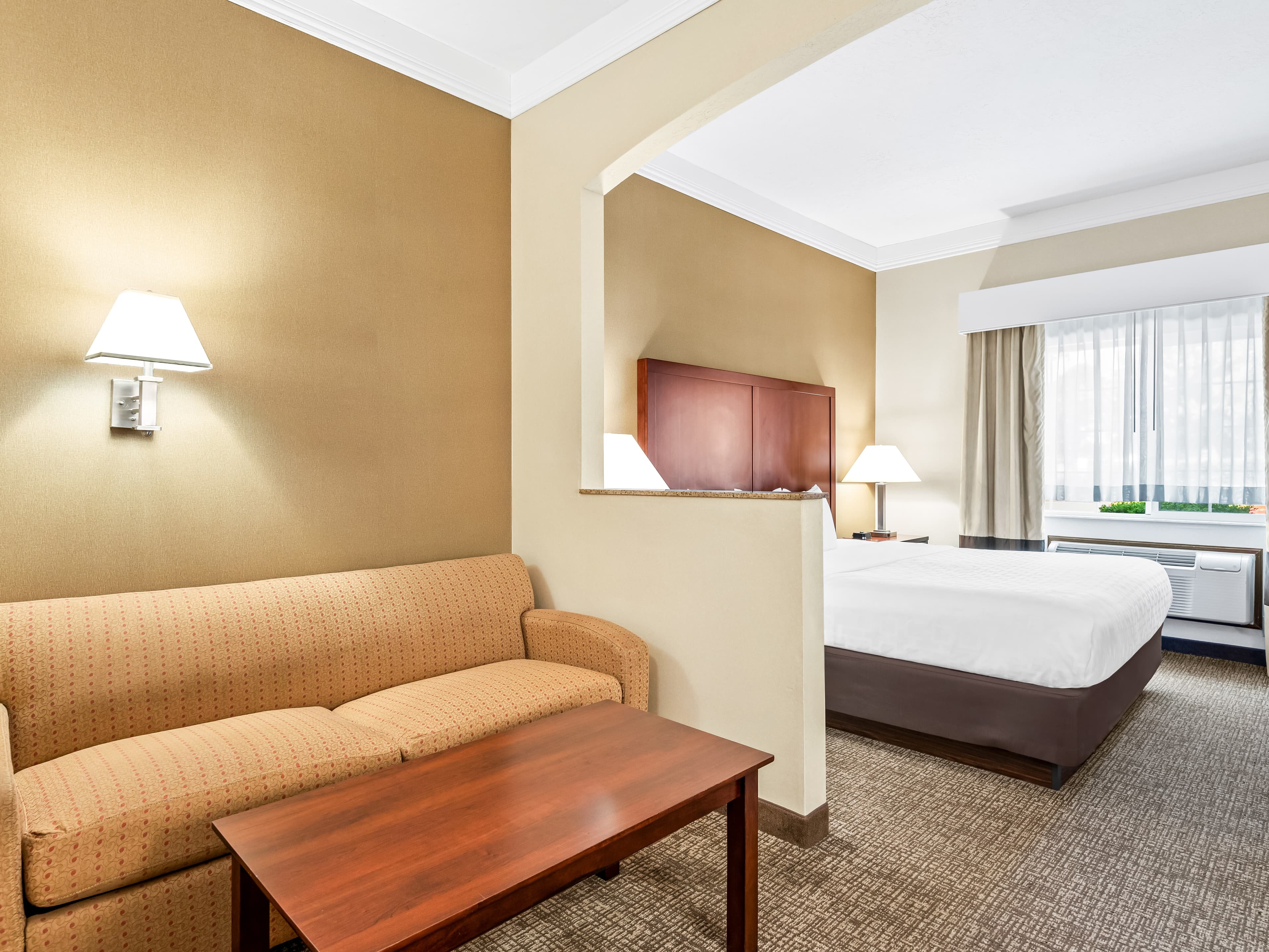 Comfort Suites Linn County Fairground and Expo - Image 3