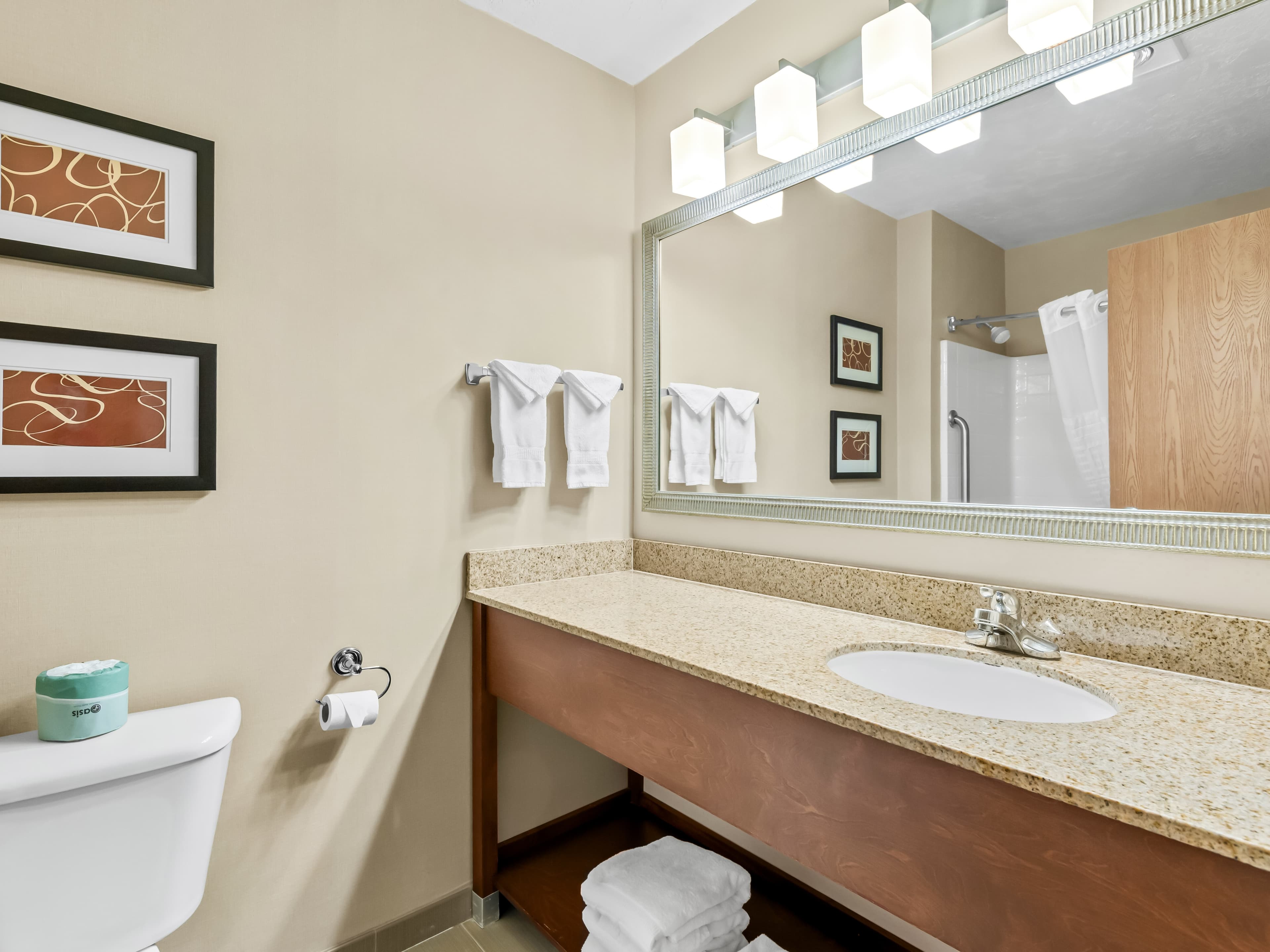 Comfort Suites Linn County Fairground and Expo — 8