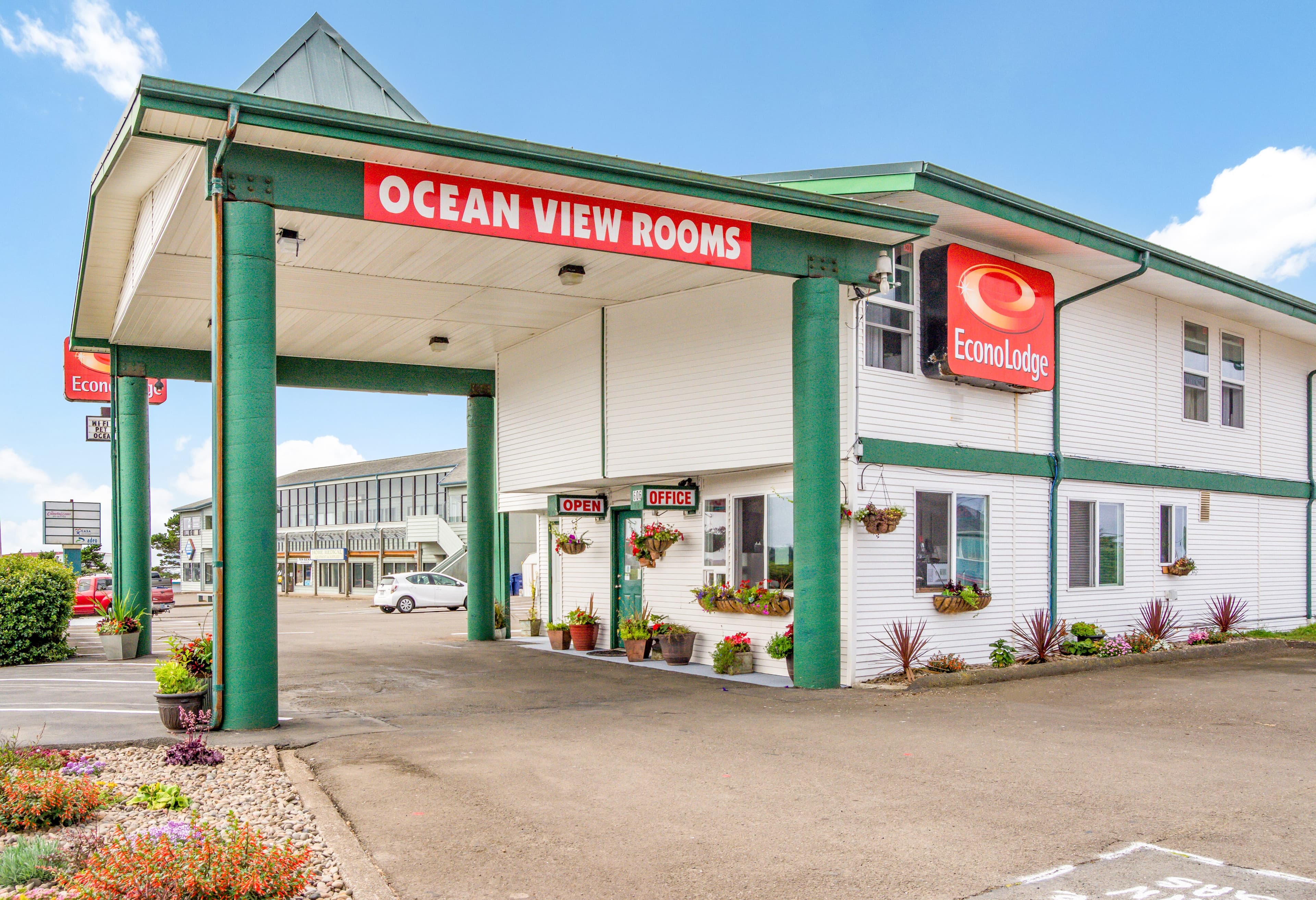 Econo Lodge Newport - Image 1